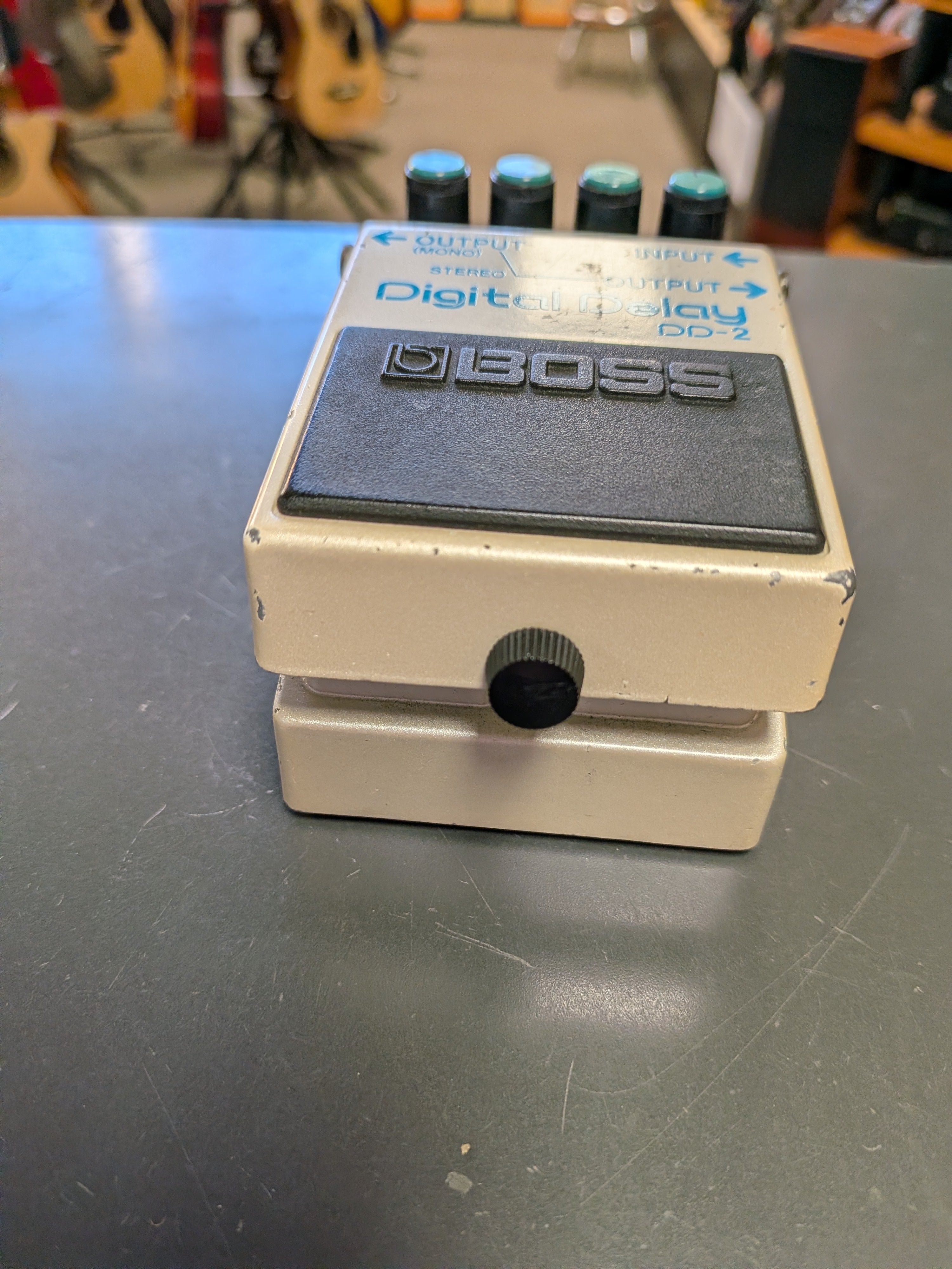Boss DD-2 Digital Delay Pedal (1985) – Acoustic Music Shop