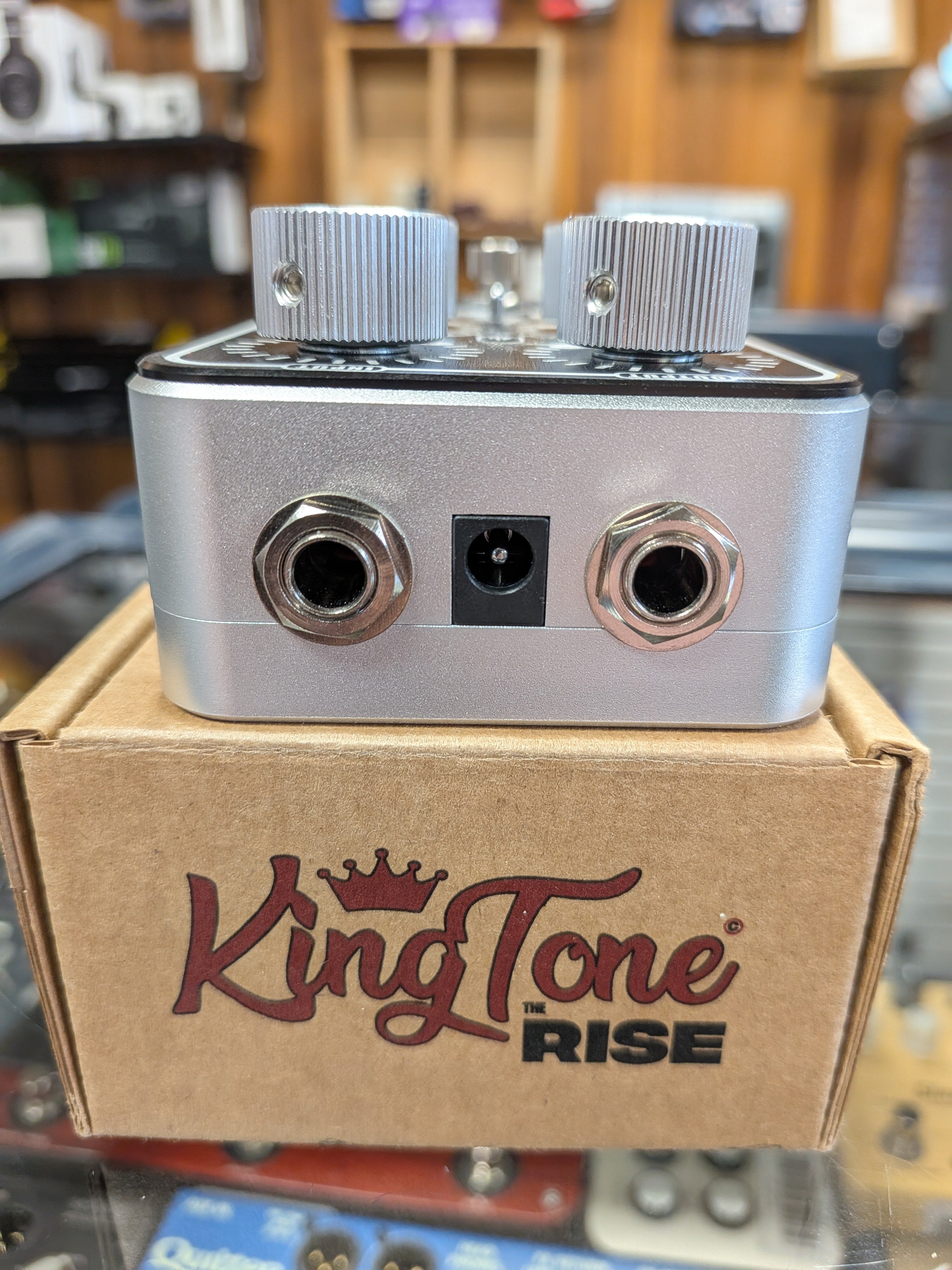 KingTone Rise v2.0 Boost/Fuzz/OD Pedal w/Box (Used KingTone Rise v2.0 Boost/Fuzz/OD Pedal w/Box (Used