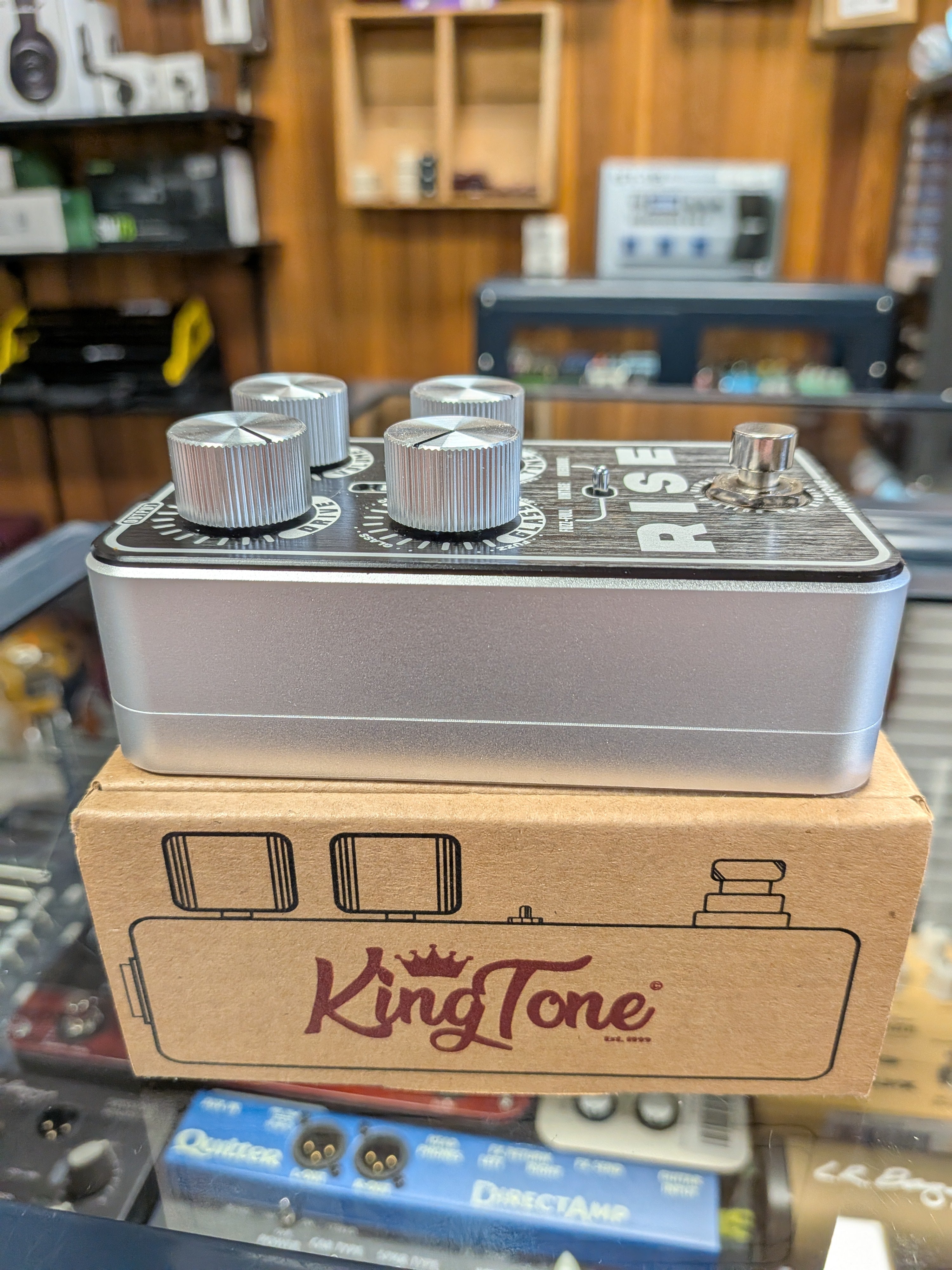 KingTone Rise v2.0 Boost/Fuzz/OD Pedal w/Box (Used KingTone Rise v2.0 Boost/Fuzz/OD Pedal w/Box (Used