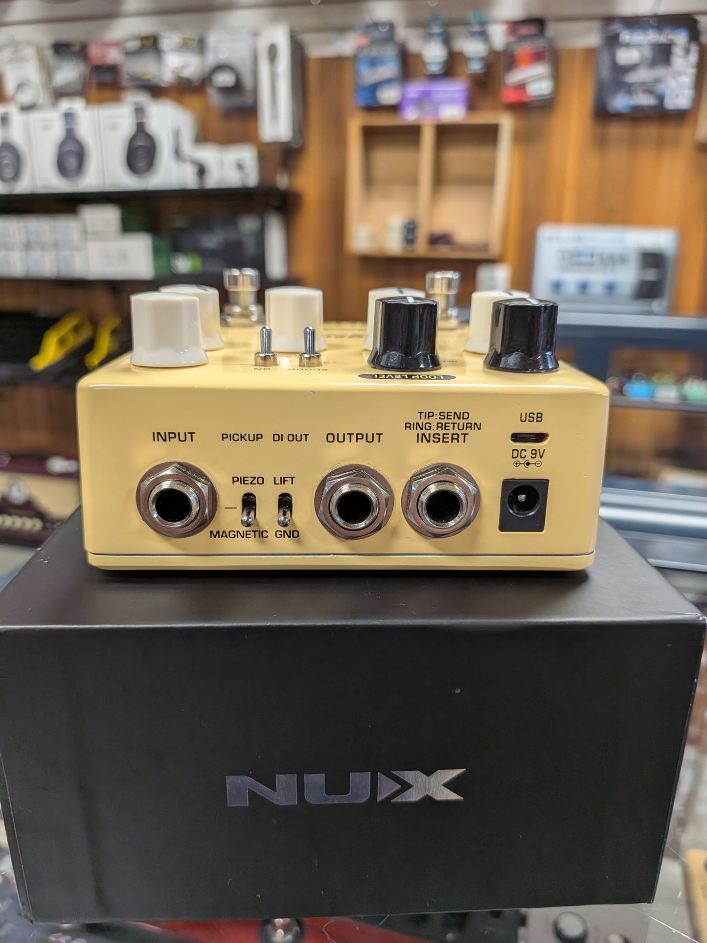 NUX Stageman Floor Acoustic Preamp & DI w/Box (Used)