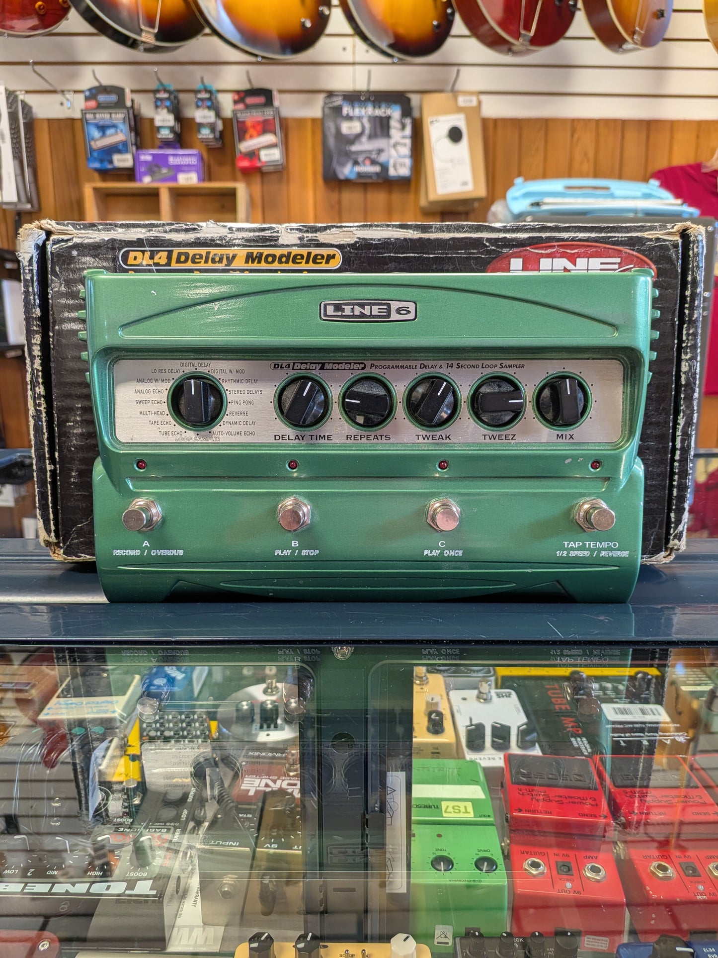 Line 6 DL4 Delay Modeler Pedal w/Box & Power Supply (Used)