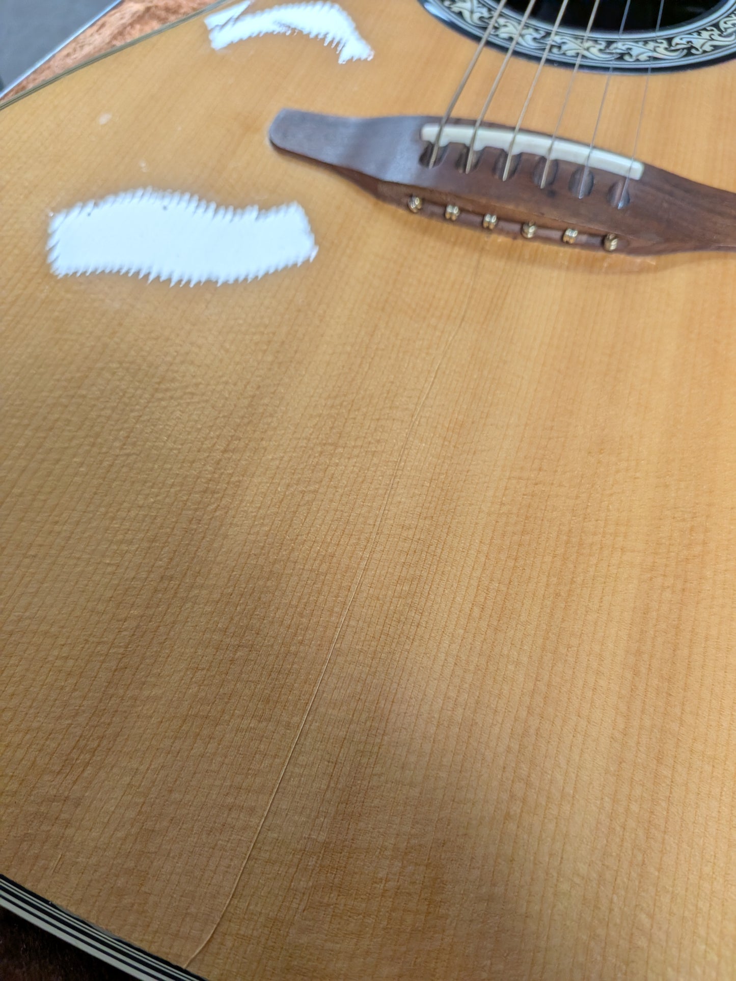 Ovation 1111 Balladeer Acoustic Guitar w/Case - Natural (1981)