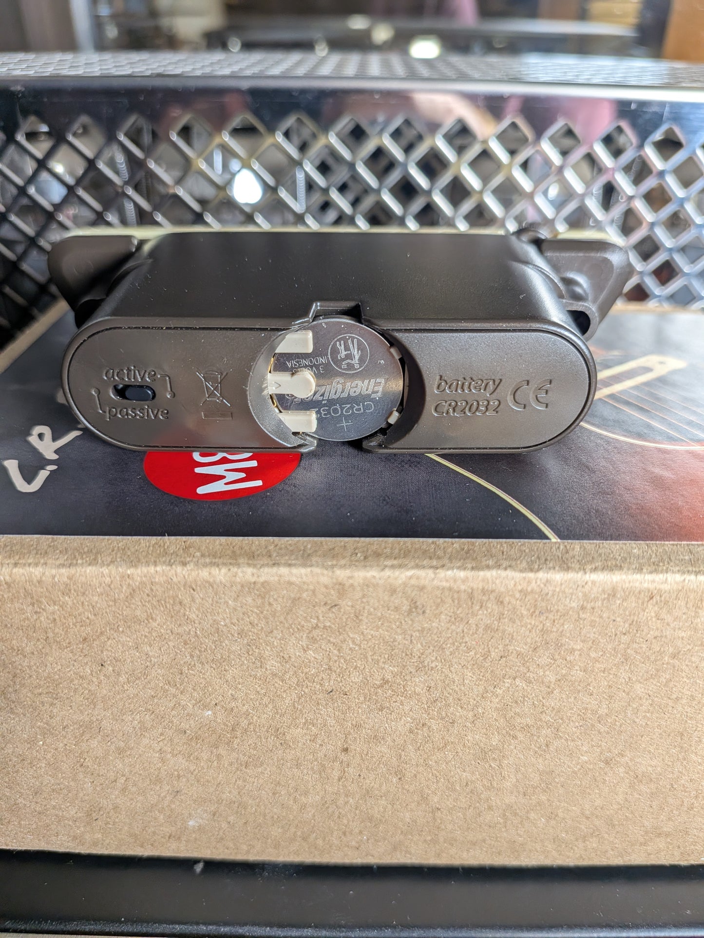 L.R. Baggs M80 Magnetic Pickup w/Full Range 3D Body Sensitivity w/Box (Used)