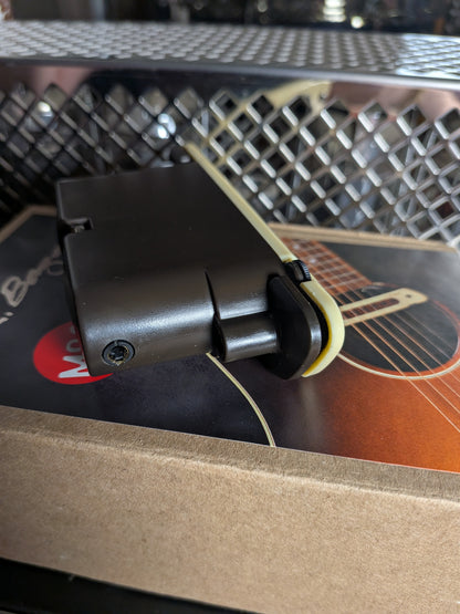 L.R. Baggs M80 Magnetic Pickup w/Full Range 3D Body Sensitivity w/Box (Used)