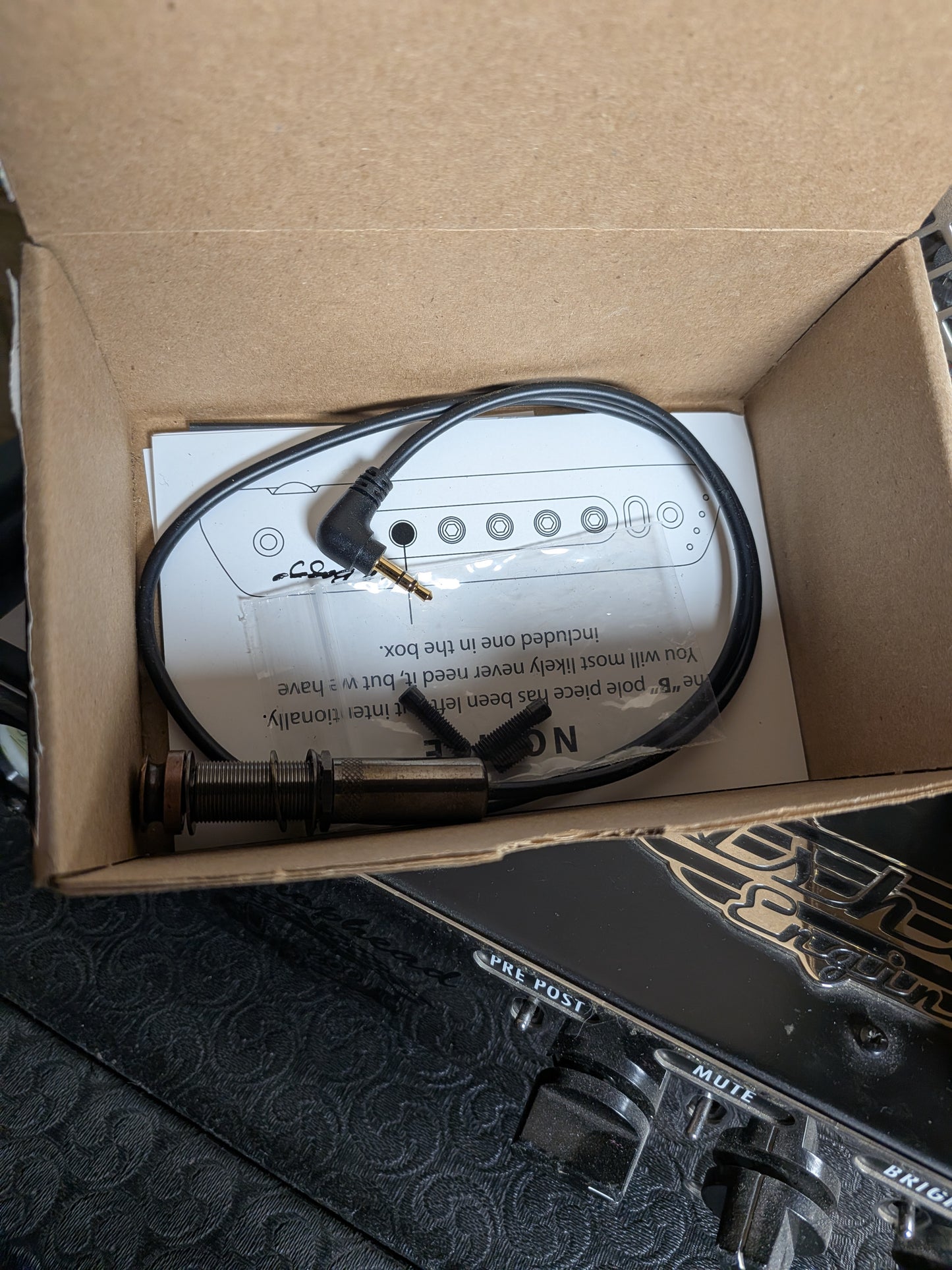 L.R. Baggs M80 Magnetic Pickup w/Full Range 3D Body Sensitivity w/Box (Used)