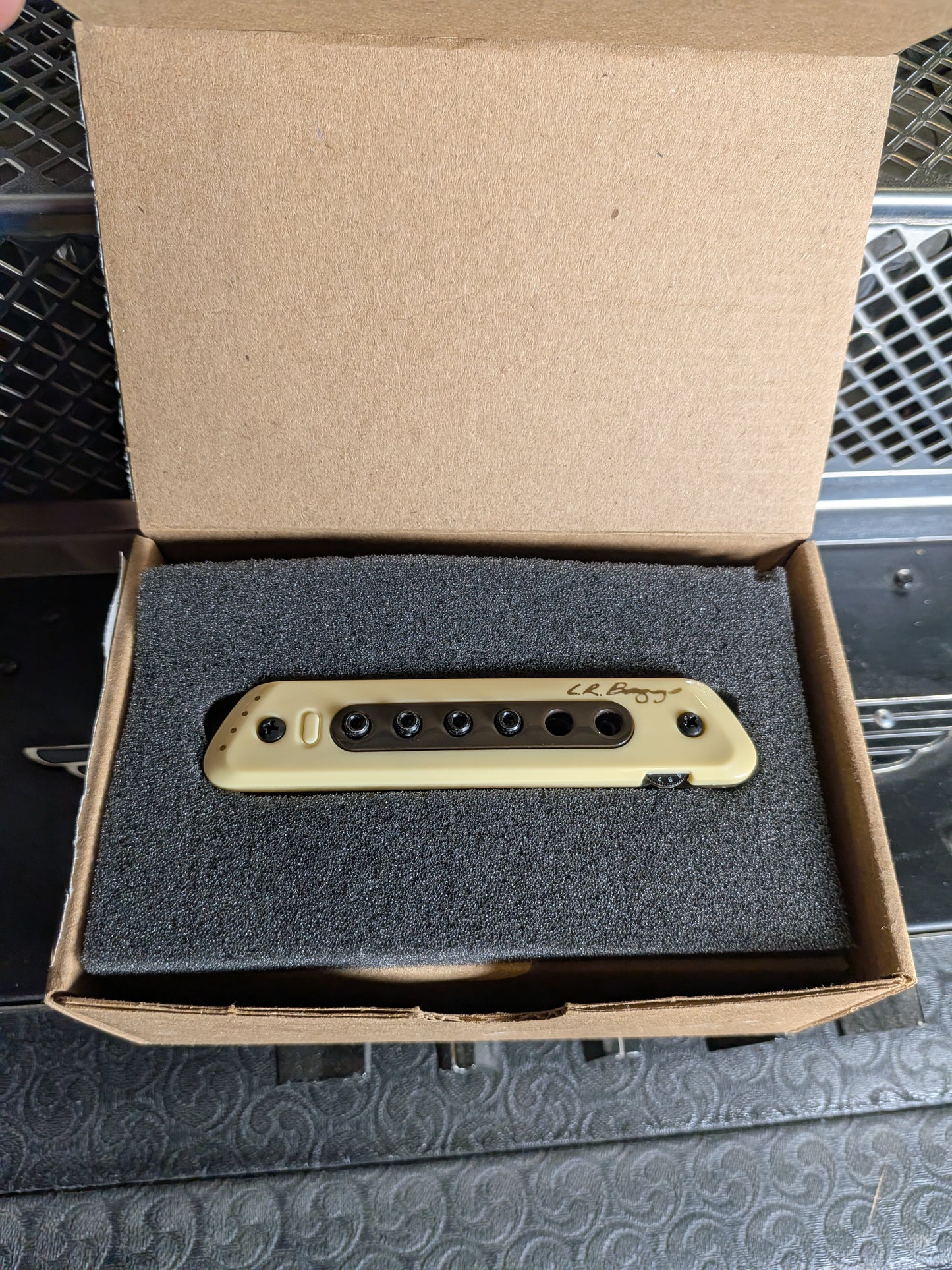 L.R. Baggs M80 Magnetic Pickup w/Full Range 3D Body Sensitivity w/Box (Used)
