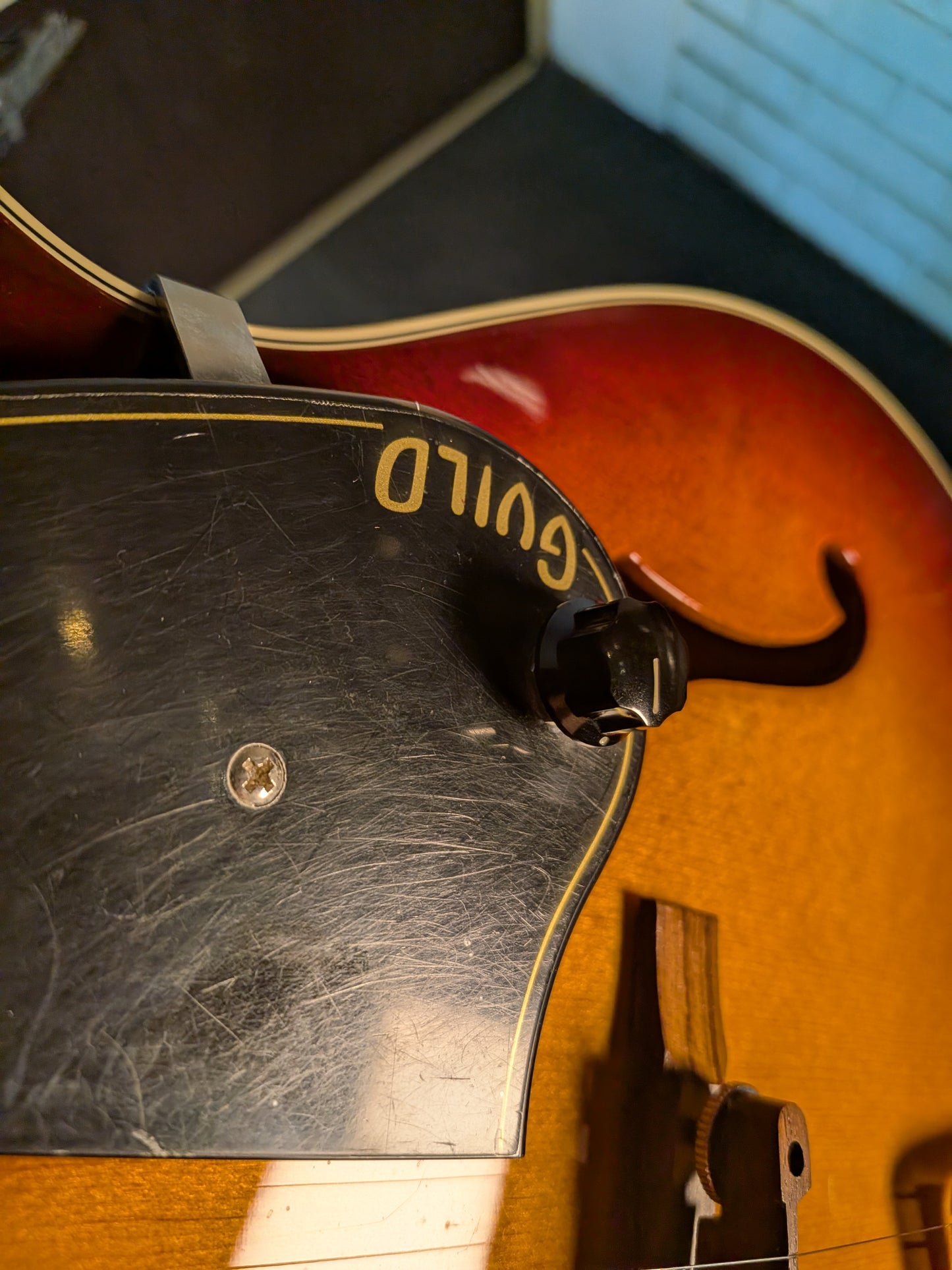 Guild A-150 Savoy Electric/Acoustic Archtop w/Case - Antique Sunburst (Used)