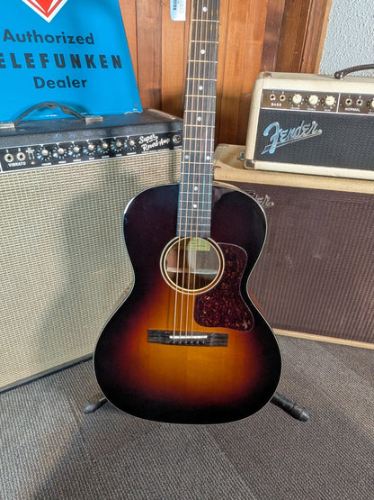 Eastman E1OOSS Deluxe Slope Shoulder Acoustic/Electric Guitar w/Gig Bag - Sunburst (Serial #M2601767)