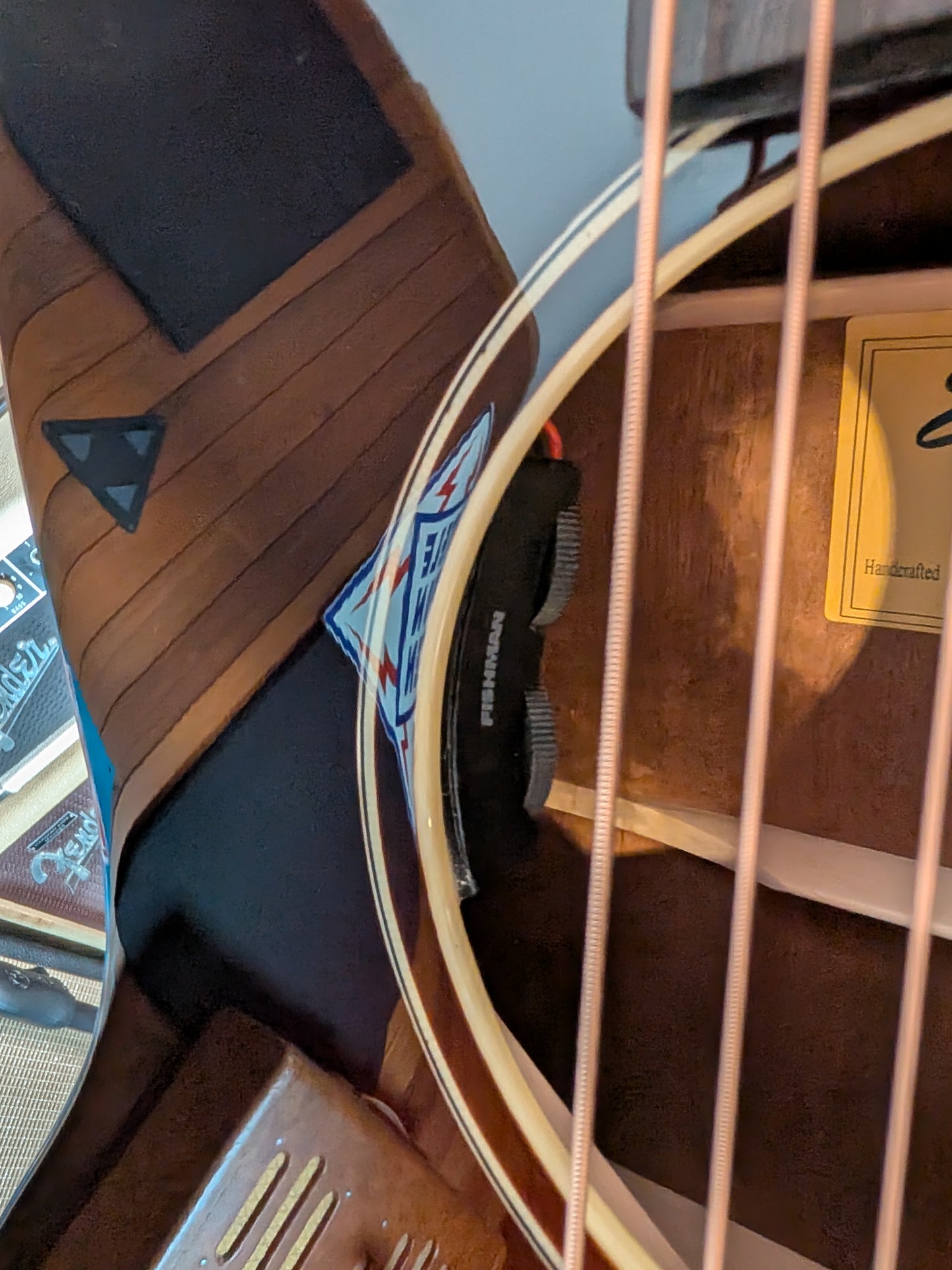 Eastman E1OOSS Deluxe Slope Shoulder Acoustic/Electric Guitar w/Gig Bag - Sunburst (Serial #M2601767)