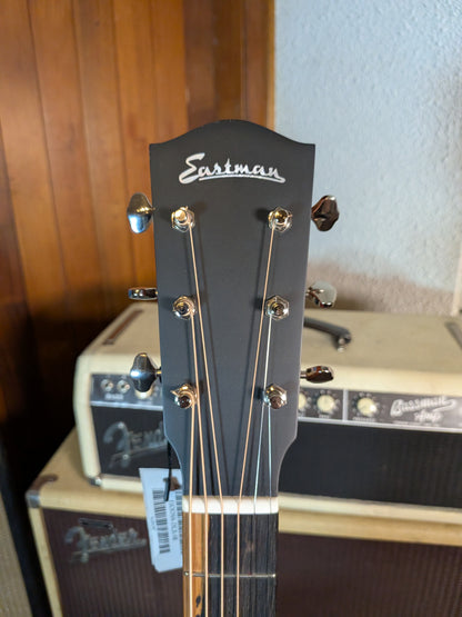 Eastman E1OOSS Deluxe Slope Shoulder Acoustic/Electric Guitar w/Gig Bag - Sunburst (Serial #M2601767)