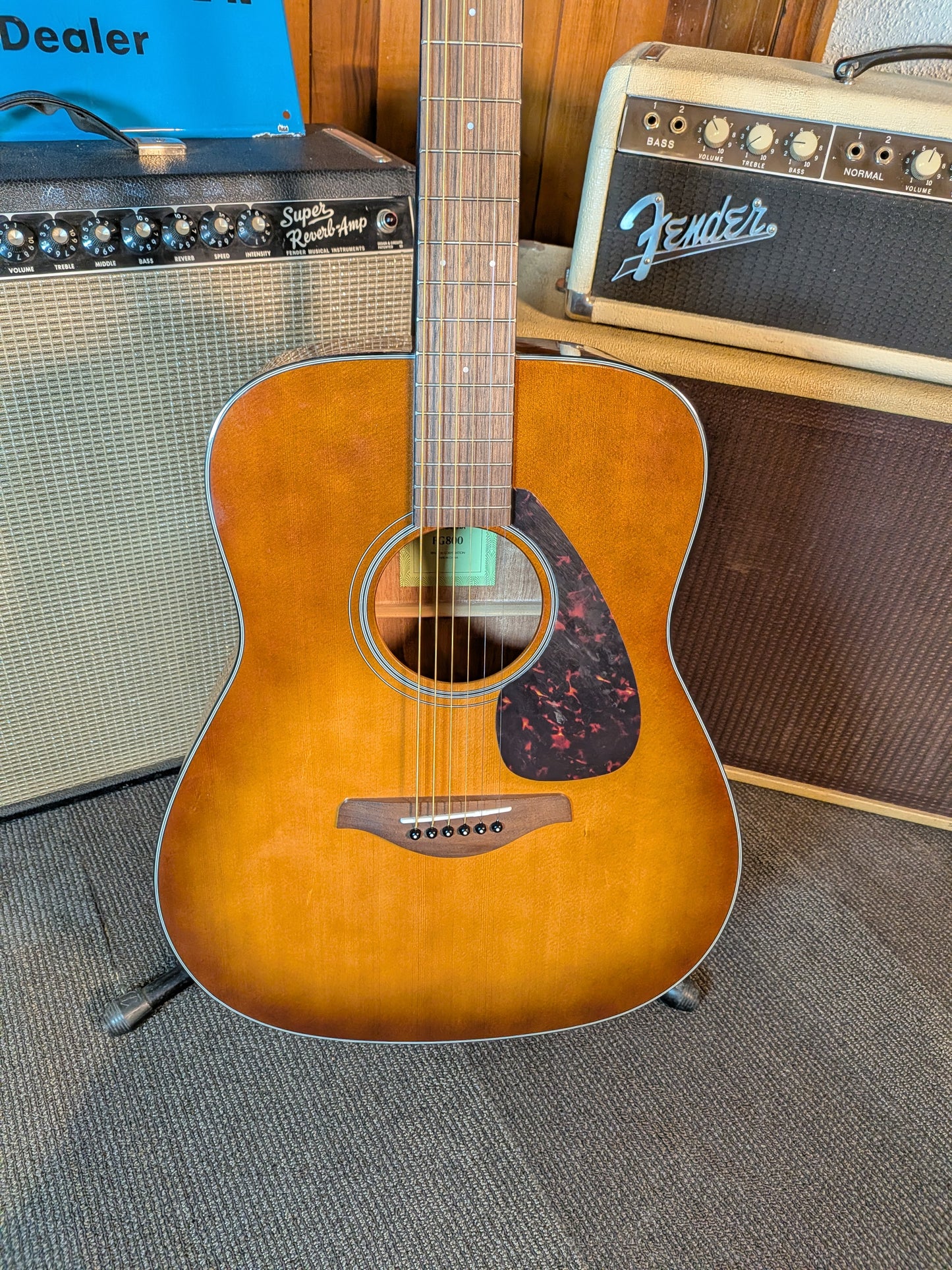 Yamaha FG800 Dreadnought Acoustic Guitar w/Gig Bag - Brown Sunburst (Used)