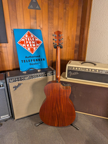Eastman AC122L Left Handed Acoustic/Electric Guitar w/Gig Bag - Natural (B-Stock Serial #M2220410)