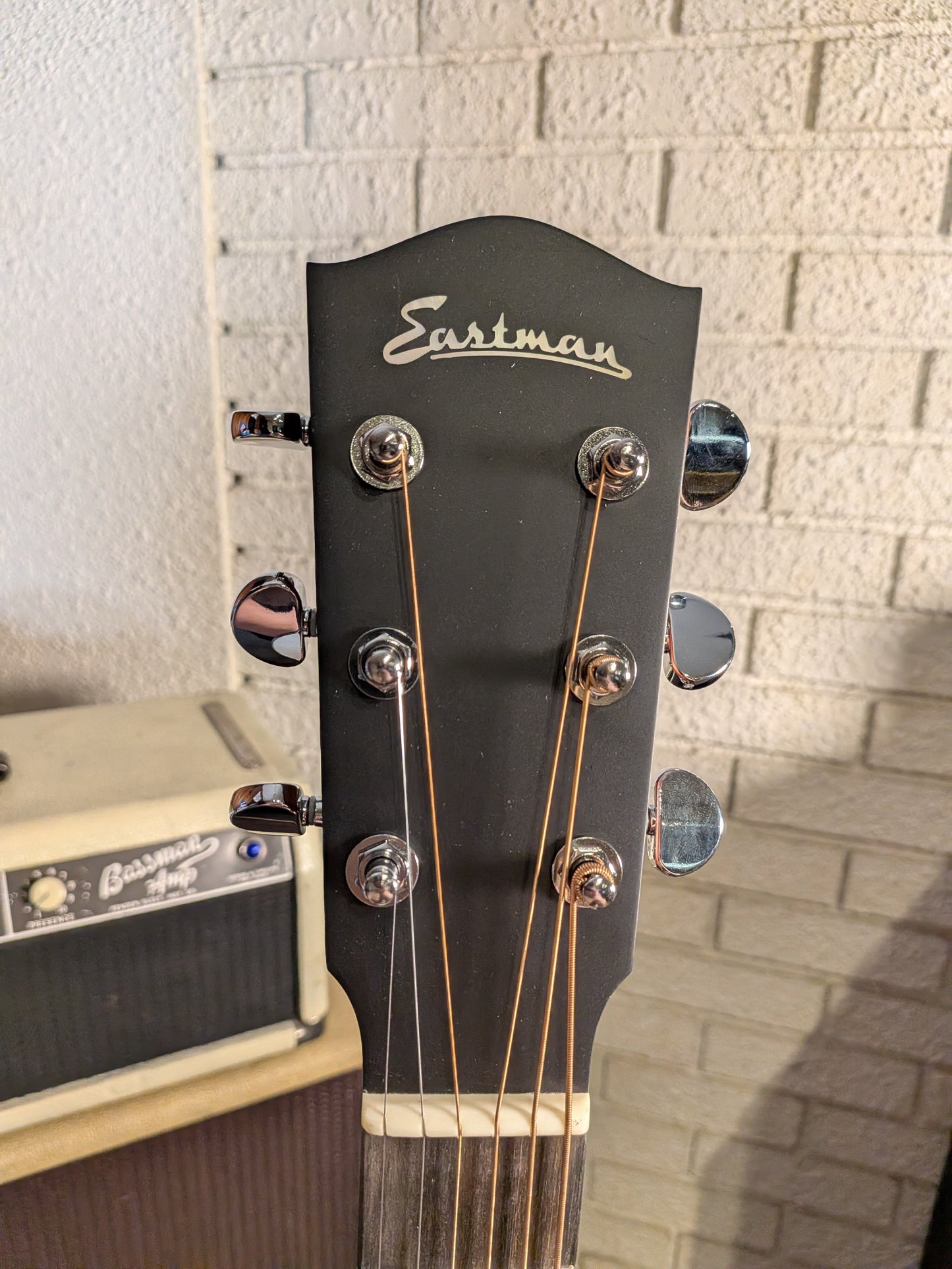 Eastman AC122L Left Handed Acoustic/Electric Guitar w/Gig Bag - Natural (B-Stock Serial #M2220410)