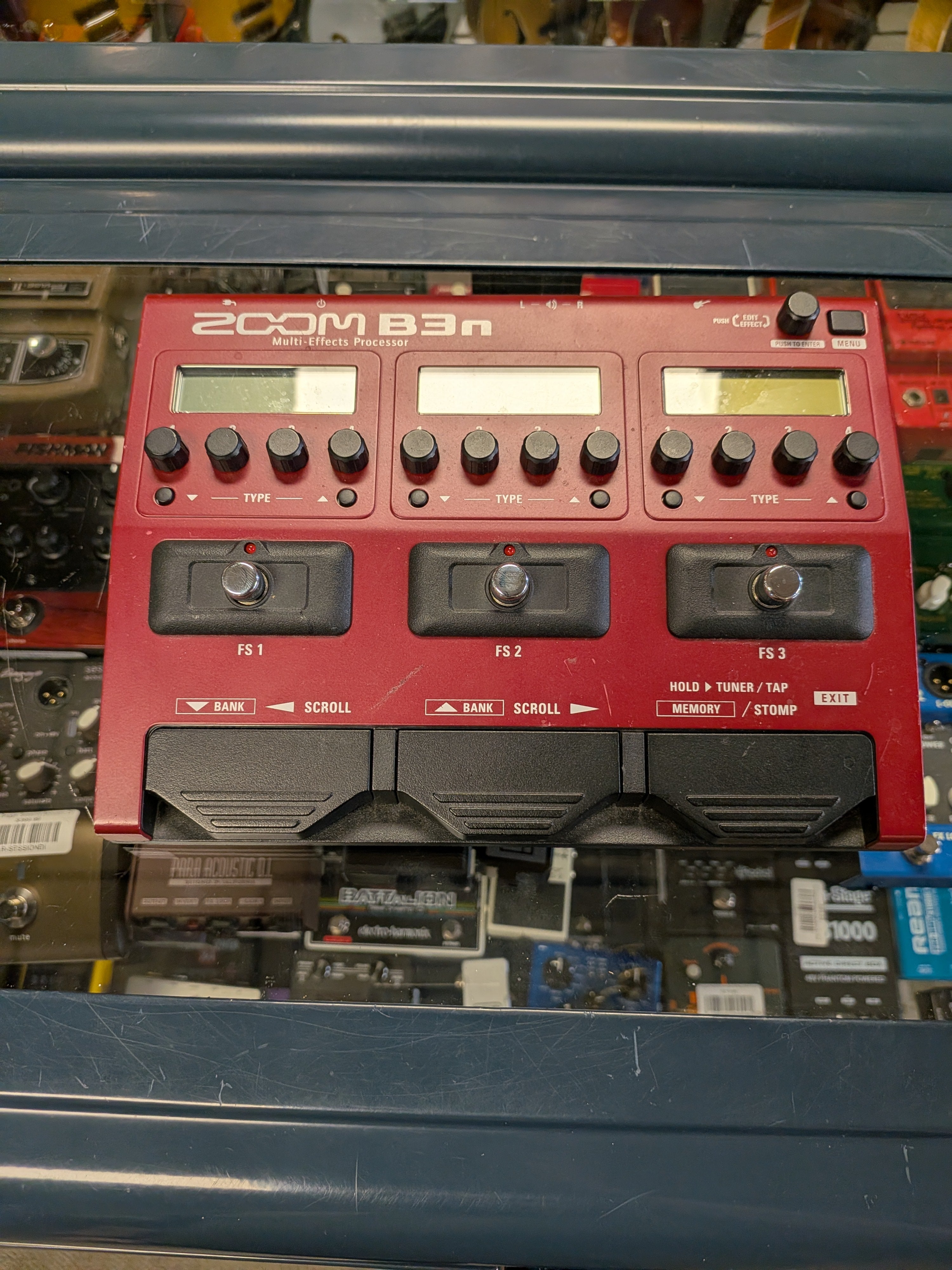 Zoom B3n Bass Multi Effect Pedal (Used) – Acoustic Music Shop