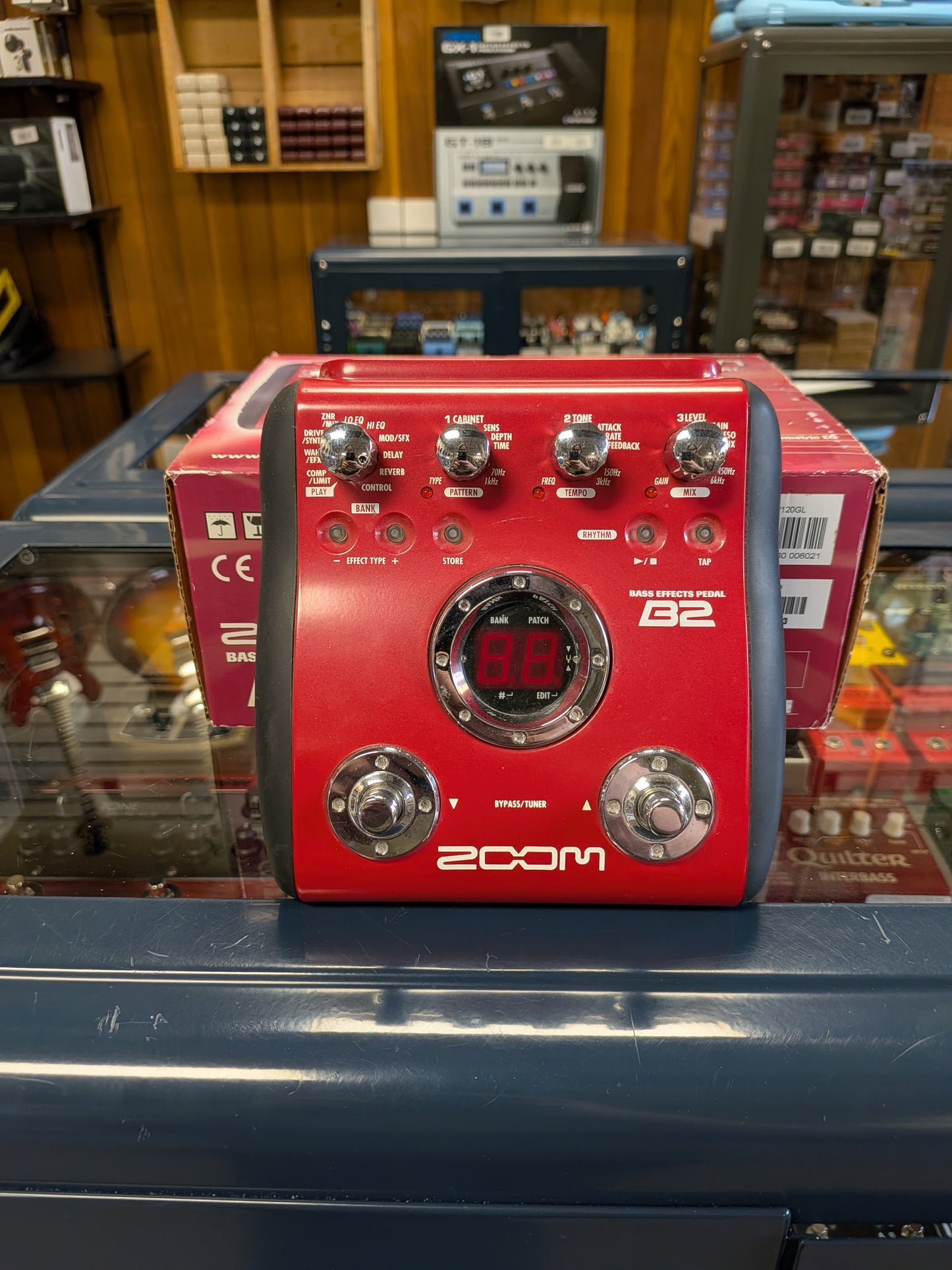 Zoom B2 Bass Multi-Effects Pedal w/Box (Used)