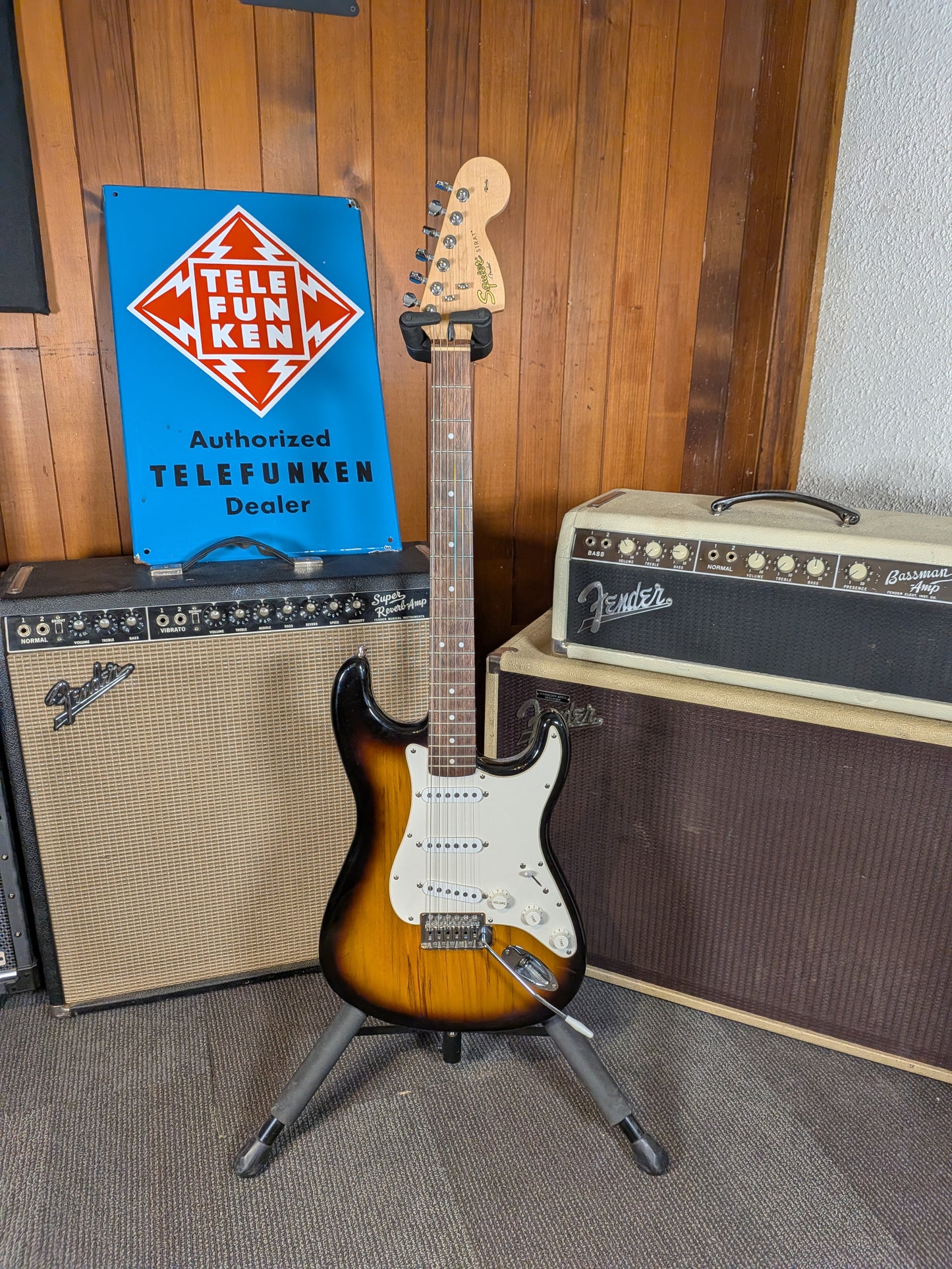 Squier Affinity Stratocaster Electric Guitar - Brown Sunburst (2014)