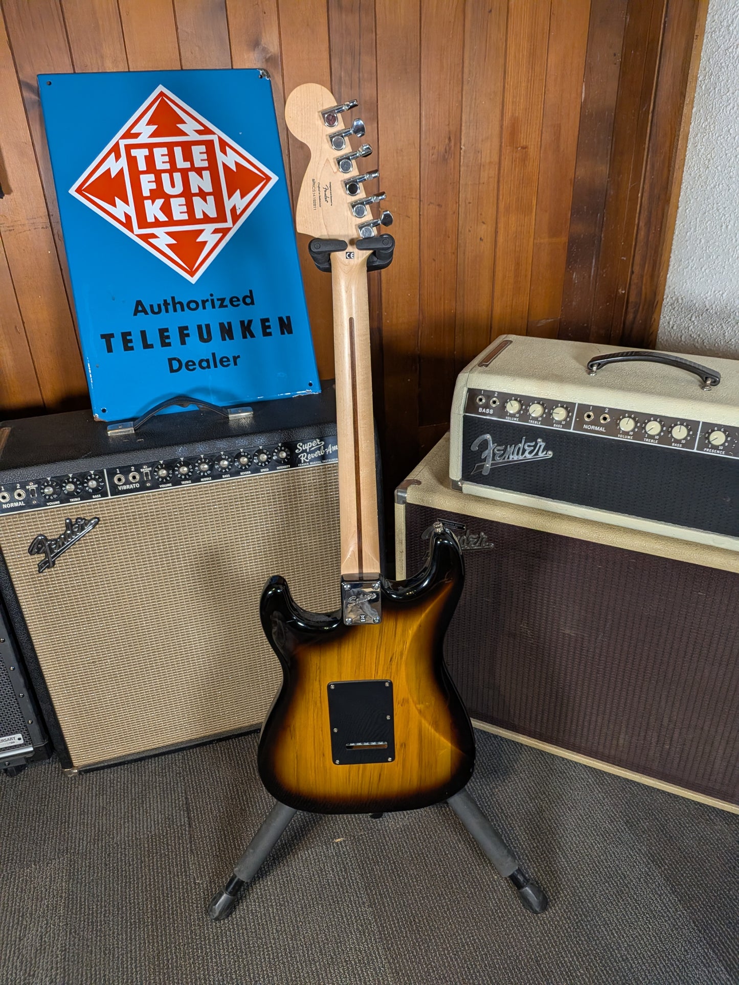 Squier Affinity Stratocaster Electric Guitar - Brown Sunburst (2014)