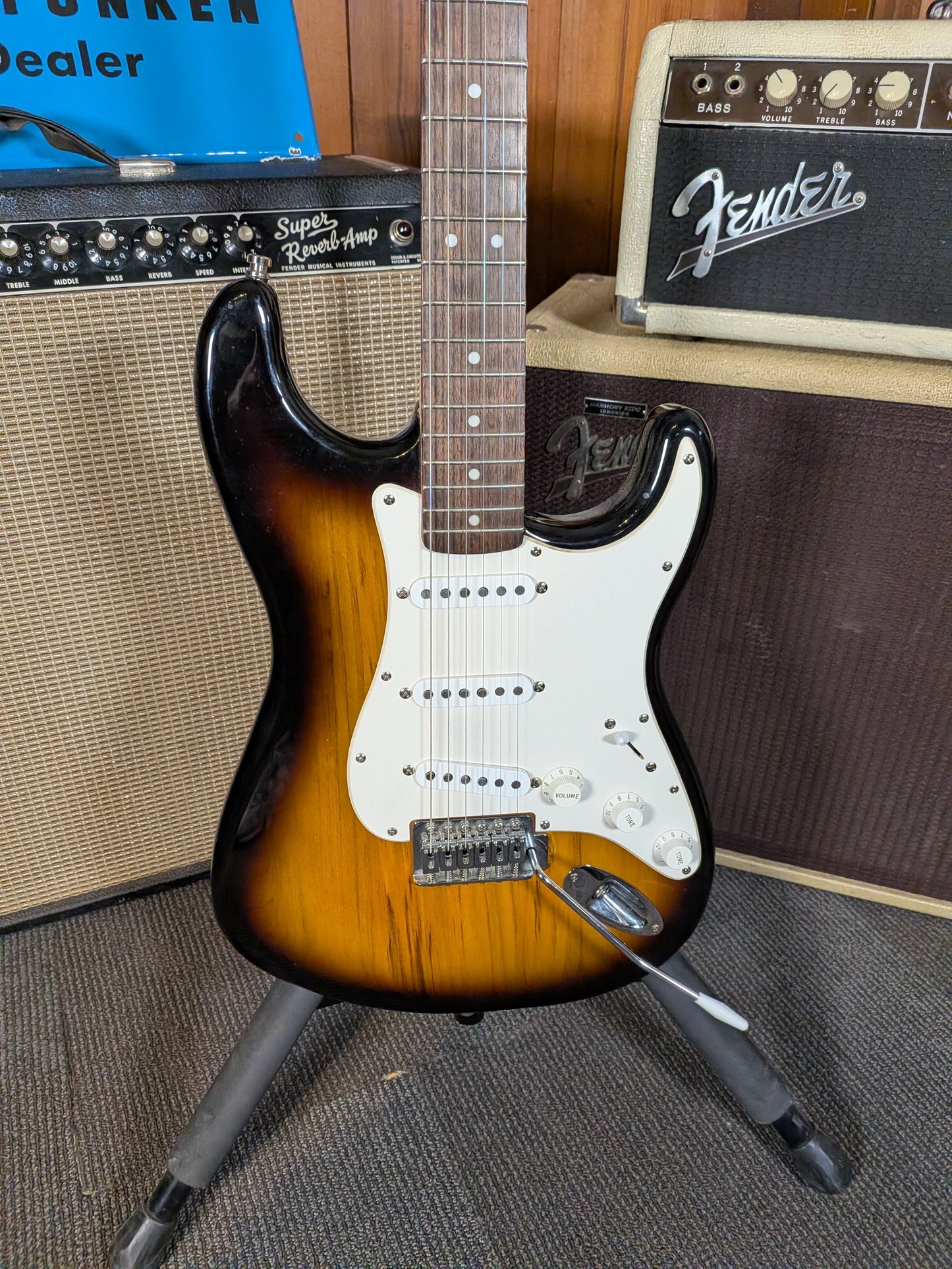 Squier Affinity Stratocaster Electric Guitar - Brown Sunburst (2014)