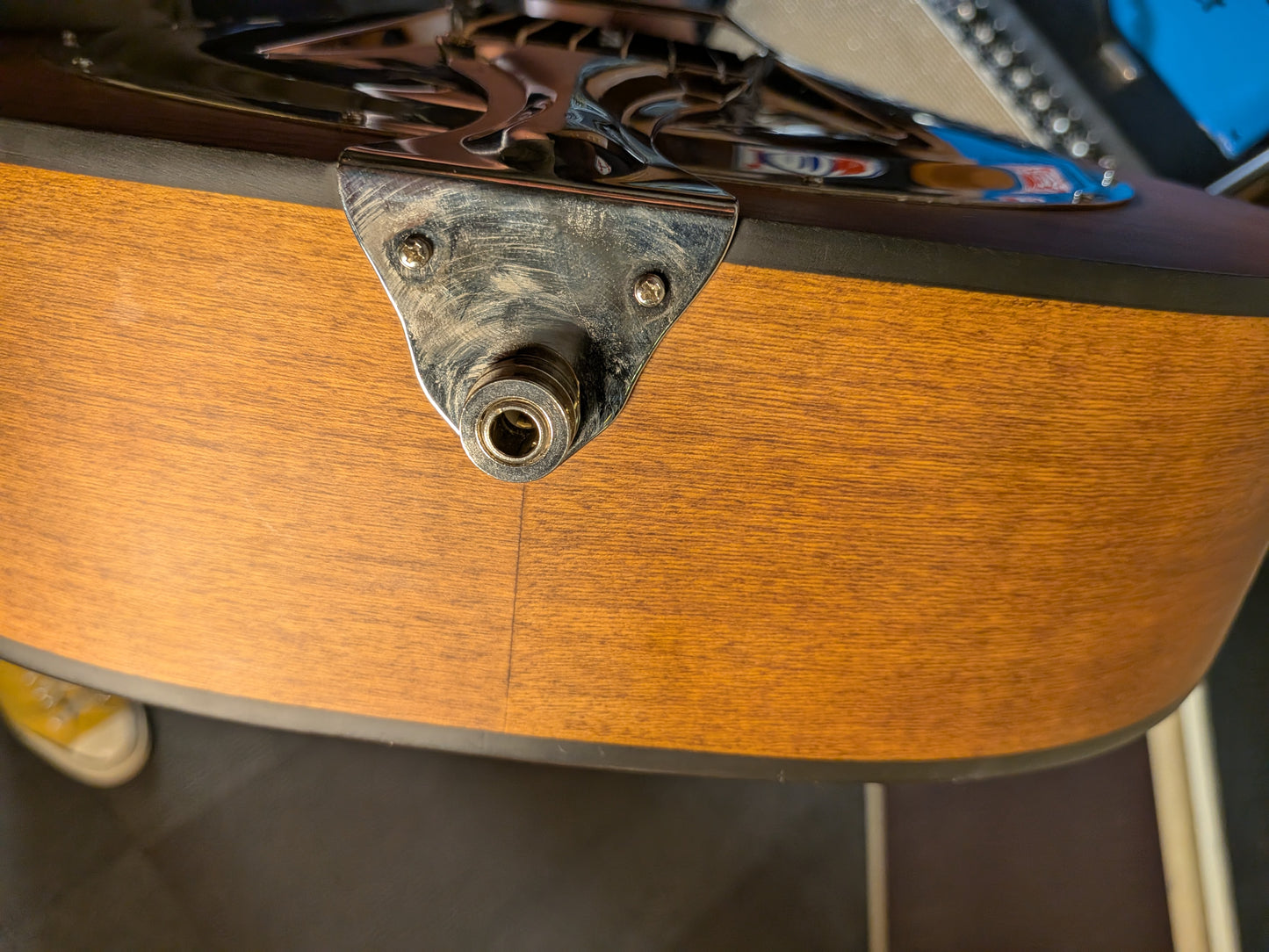 Epiphone Hound Dog Deluxe Acoustic/Electric Round Neck Resonator Guitar - Vintage Brown (2011)