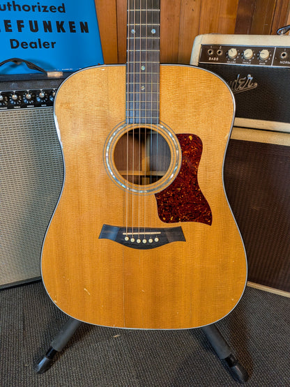 Taylor 710 Dreadnought Acoustic/Electric Guitar w/Case (1996)