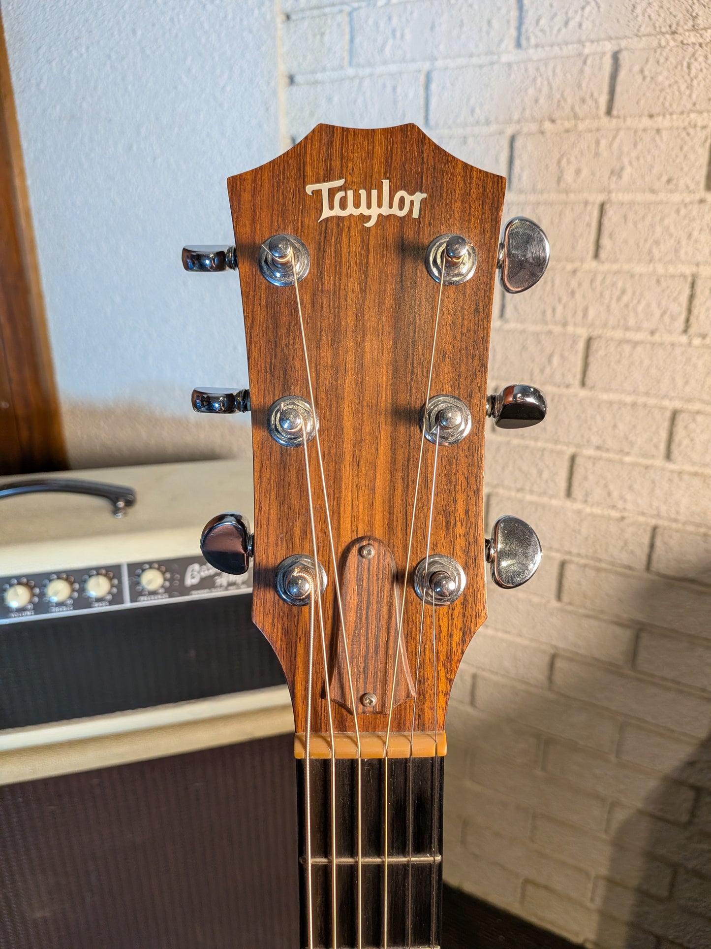 Taylor 710 Dreadnought Acoustic/Electric Guitar w/Case (1996)