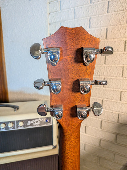 Taylor 710 Dreadnought Acoustic/Electric Guitar w/Case (1996)