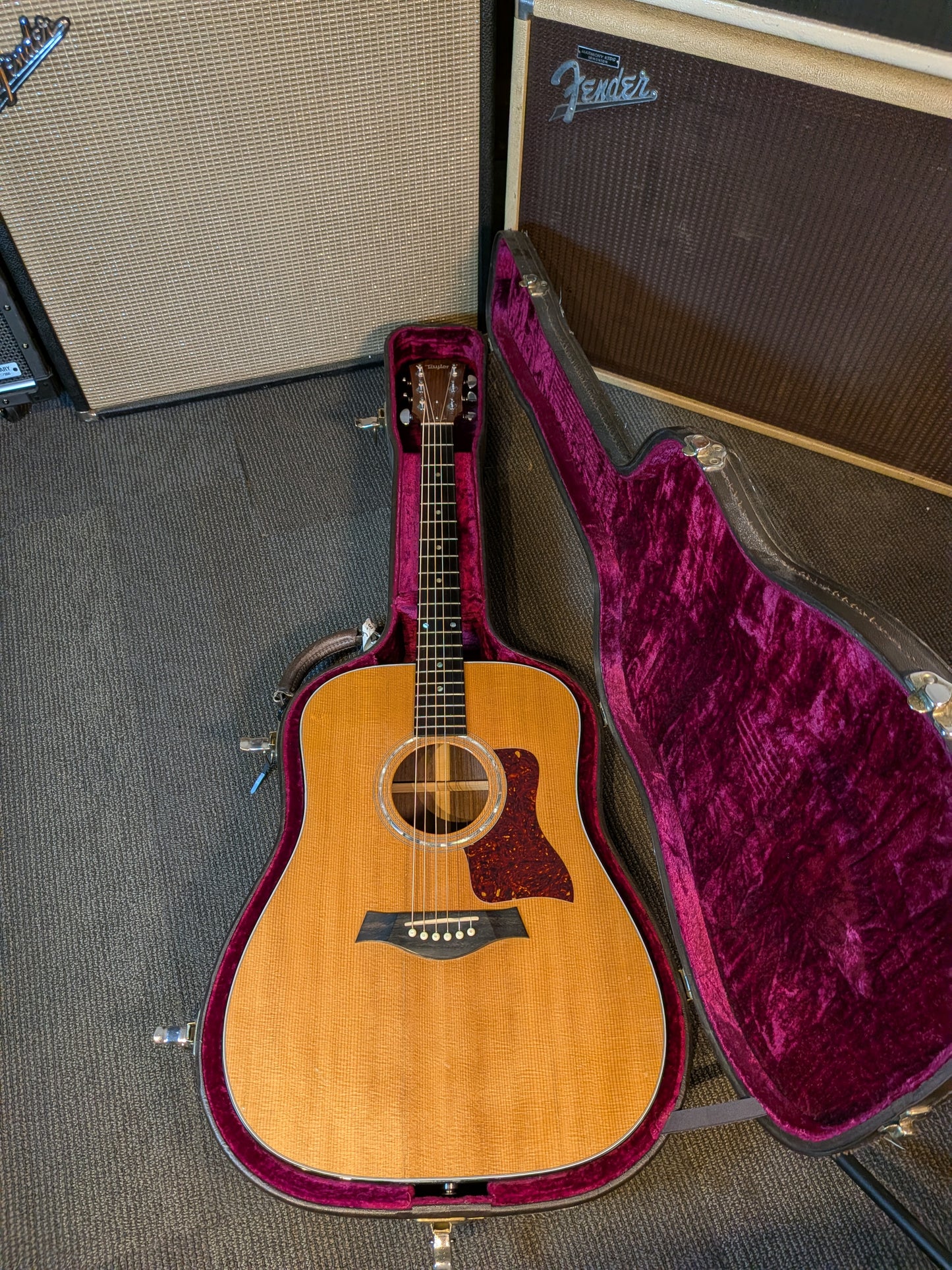 Taylor 710 Dreadnought Acoustic/Electric Guitar w/Case (1996)