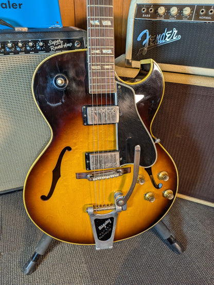 Gibson ES-175D Hollow Body Archtop Electric Guitar w/ Factory Bigsby & Case - Sunburst (1965)