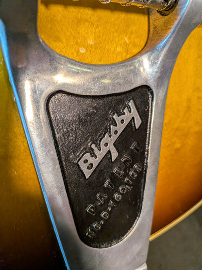 Gibson ES-175D Hollow Body Archtop Electric Guitar w/ Factory Bigsby & Case - Sunburst (1965)