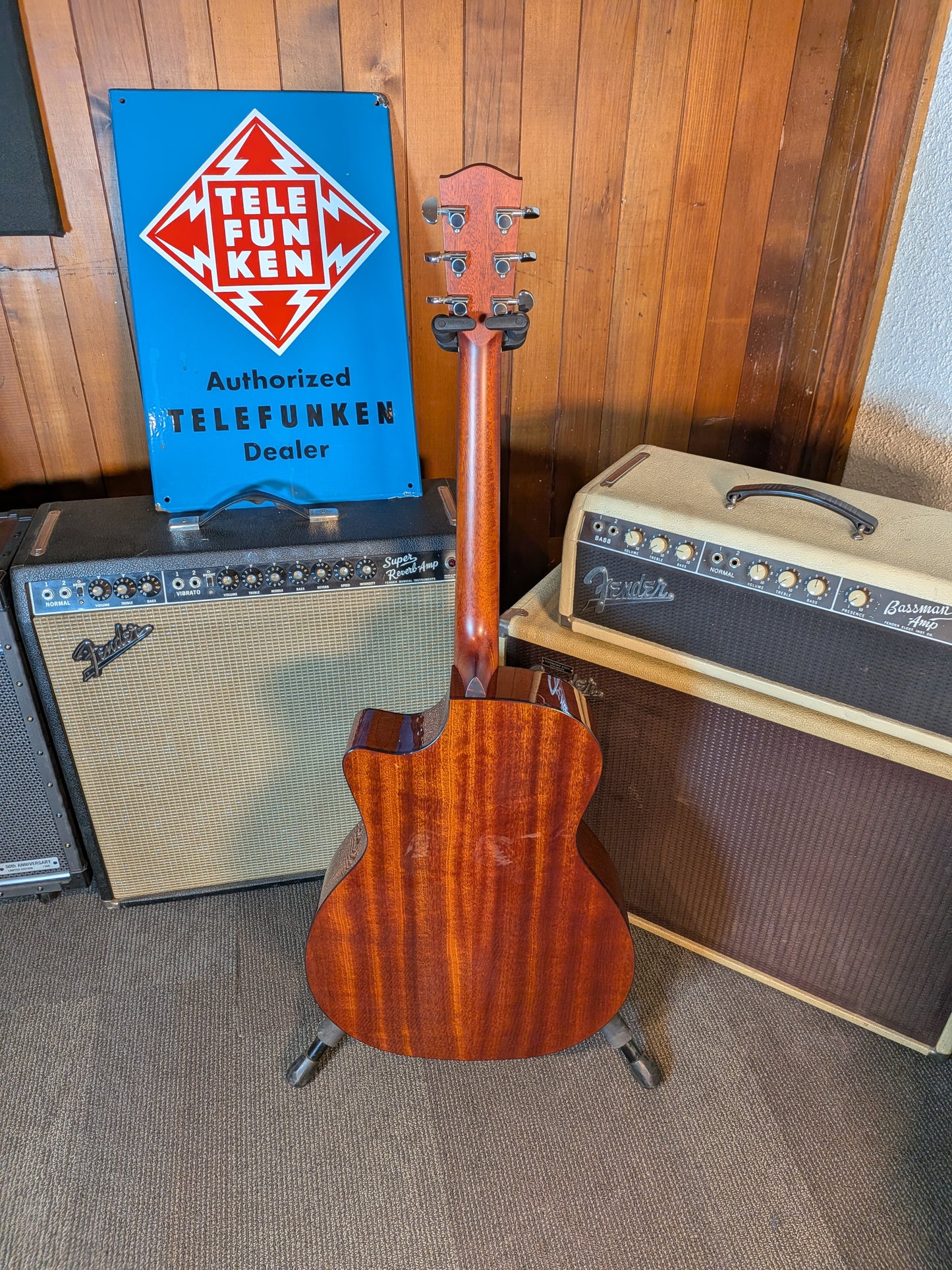 Eastman AC122-1CE Deluxe Acoustic/Electric Guitar w/Gig Bag - Natural (Serial #M2601756)