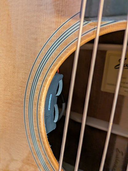 Eastman AC122-1CE Deluxe Acoustic/Electric Guitar w/Gig Bag - Natural (Serial #M2601756)