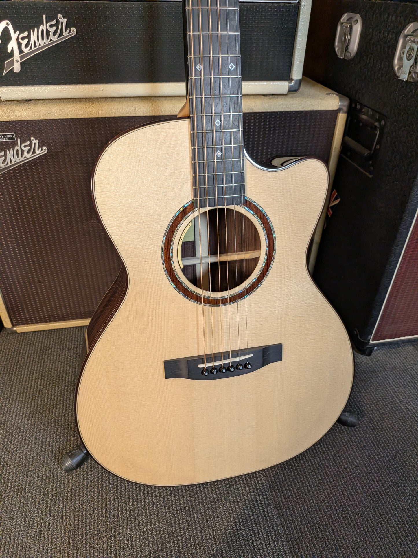 Lakewood M-32 CP Deluxe Acoustic/Electric Guitar w/Case (Serial #37211)