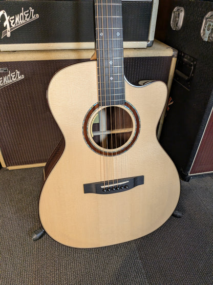 Lakewood M-32 CP Deluxe Acoustic/Electric Guitar w/Case (Serial #37211)