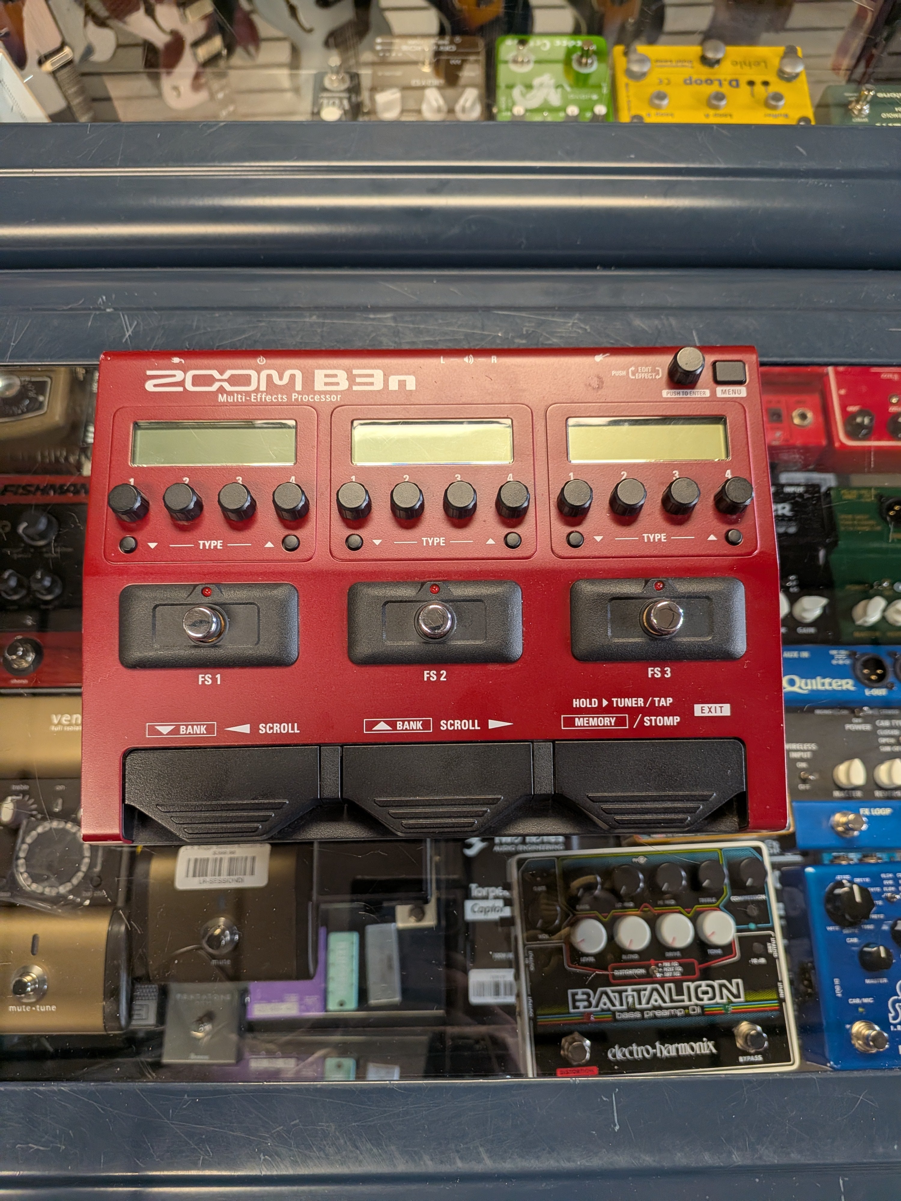 Zoom B3n Bass Multi Effect Pedal (Used) – Acoustic Music Shop