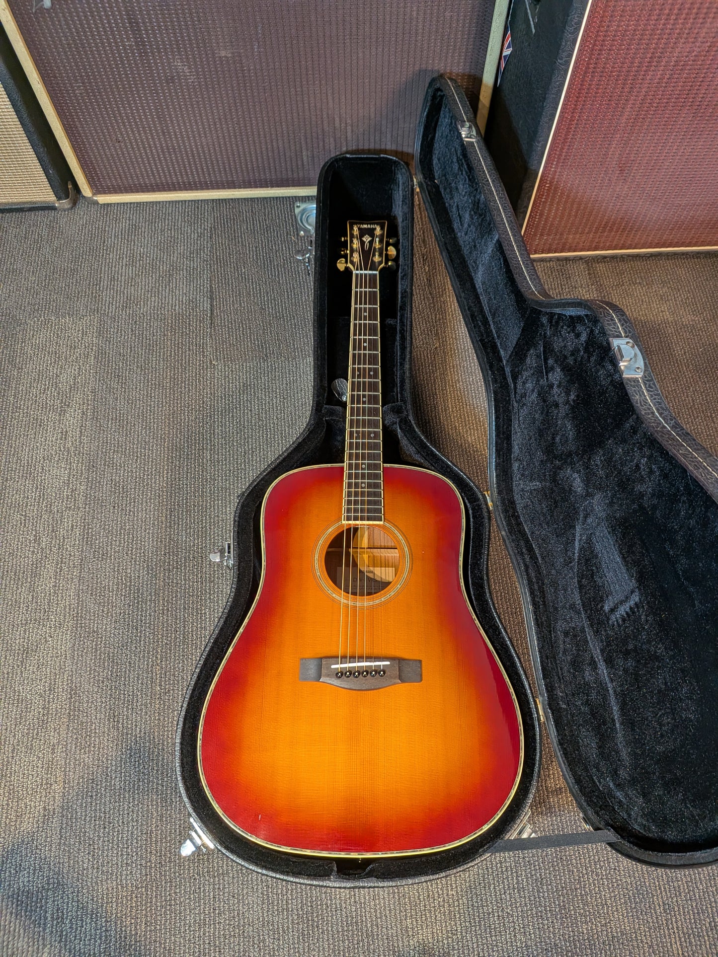Yamaha DW-8 Dreadnought Acoustic/Electric Guitar w/Case - Vintage Red Sunburst (Used)