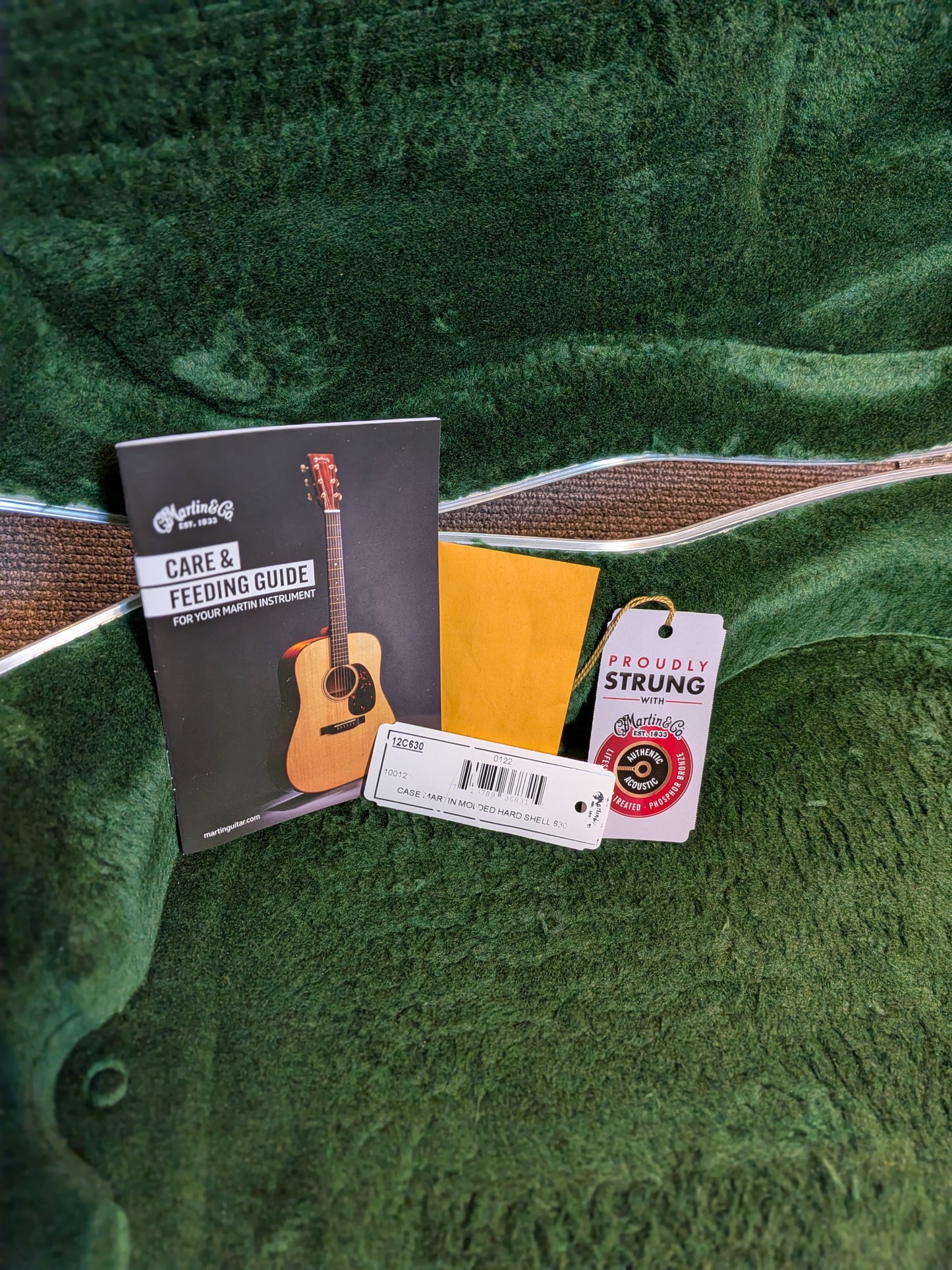 Martin Standard Series 000-28 Acoustic Guitar w/Case - Ambertone (2021)