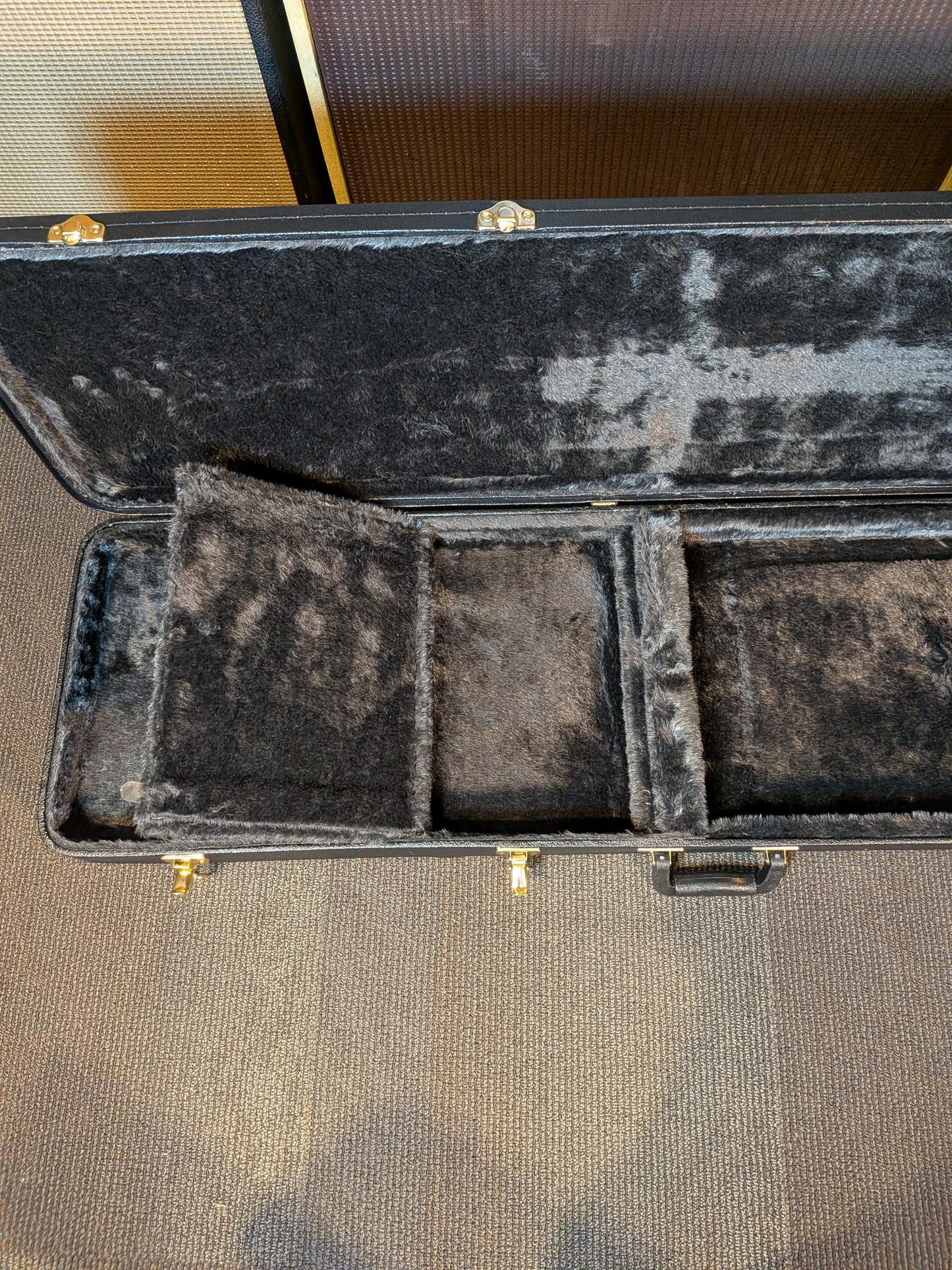 Yorkville YBC-4HRECT Hardshell Rectangular Bass Case