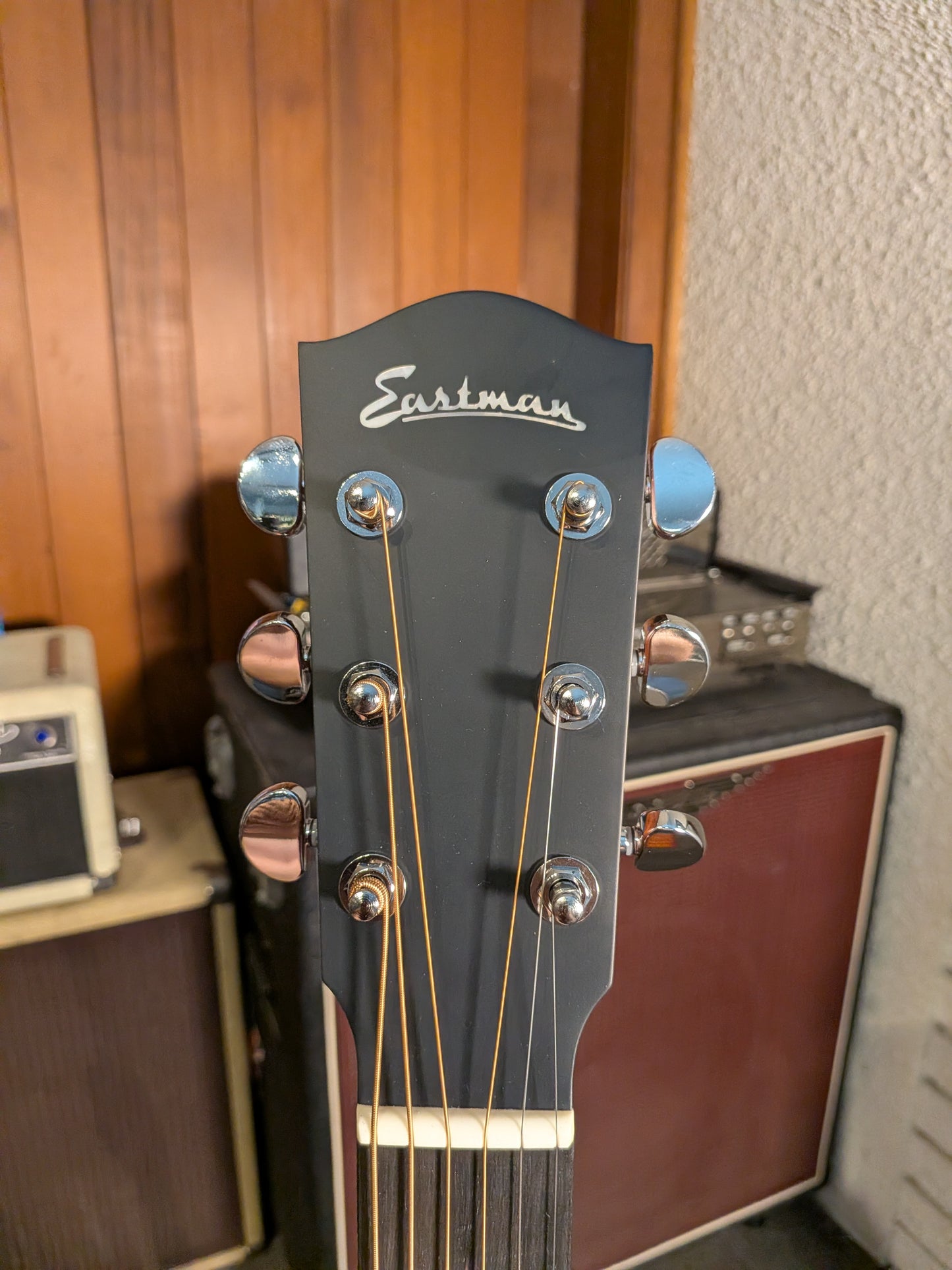 Eastman AC122-2CE Grand Auditorium Acoustic/Electrc Guitar w/Gig Bag - Satin Black (B-Stock Serial #M2230043)