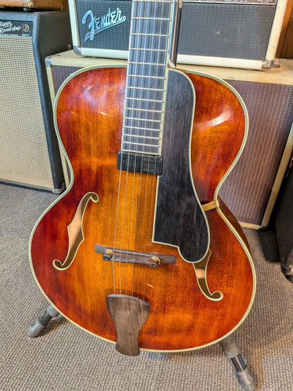 Eastman AR805E Hollow Body Arch Top Electric Guitar w/Case - Classic Finish (2005)
