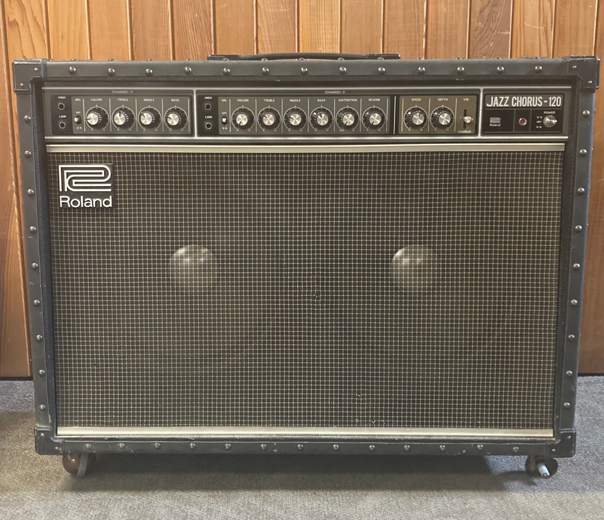 jc 120 chorus pedal Roland JC-120 Jazz Chorus w/Footswitch (1981) – Acoustic Music Shop