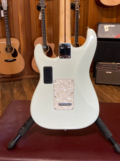Fender Deluxe Roadhouse Stratocaster w/Gig Bag (2016)