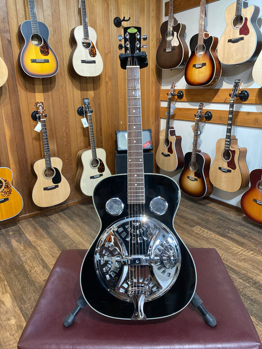 Regal RD-30 Round Neck Resonator w/Case (Used)