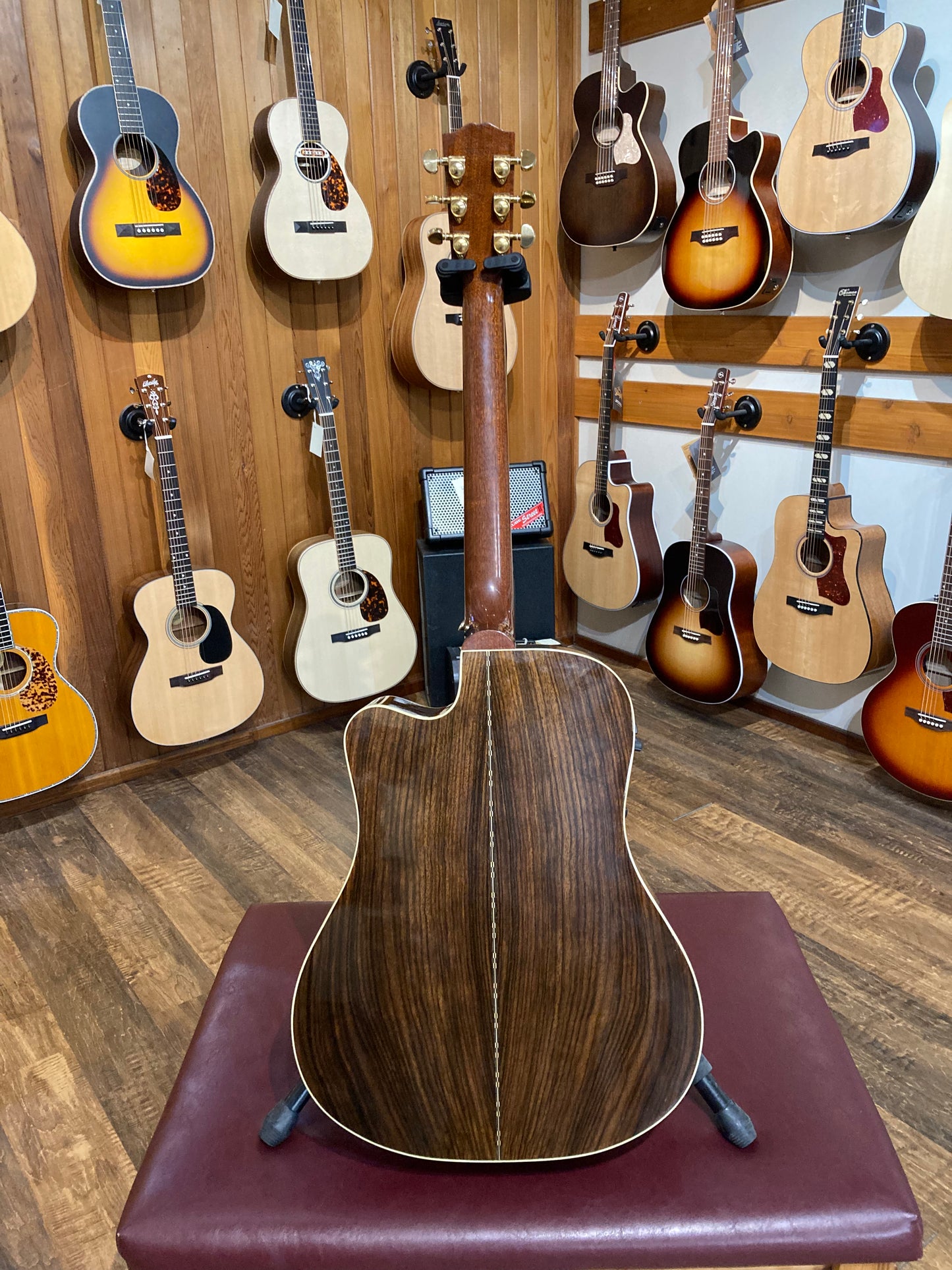 Gibson Songwriter DLX EC Studio w/Case (2012)