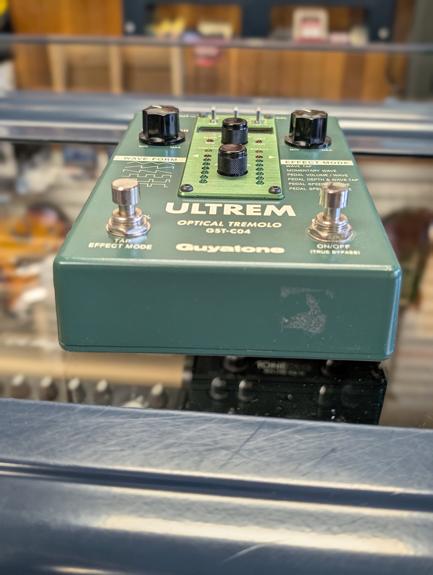 Guyatone GST-C04 Ultrem Optical Tremolo Pedal (Used)