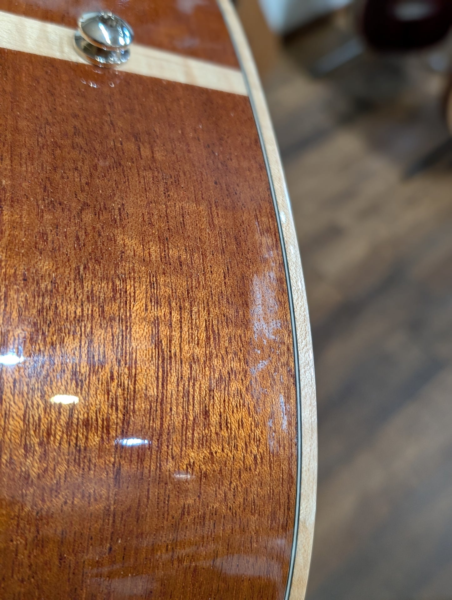 Larrivée P-05 Select Mahogany Acoustic Guitar w/Case (B-Stock)