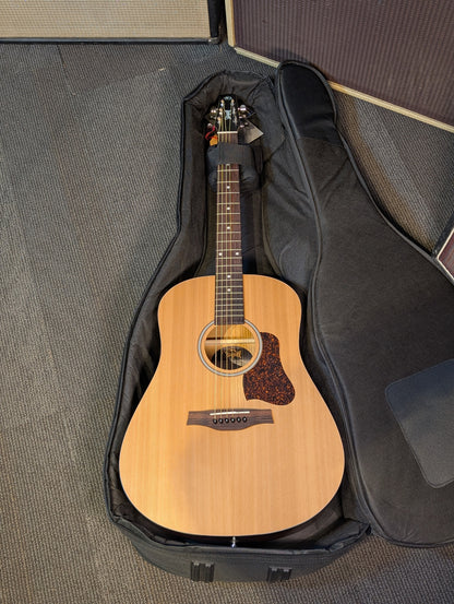 Seagull S6 Original Dreadnought Acoustic Guitar w/Gig Bag (Serial #046386019617)