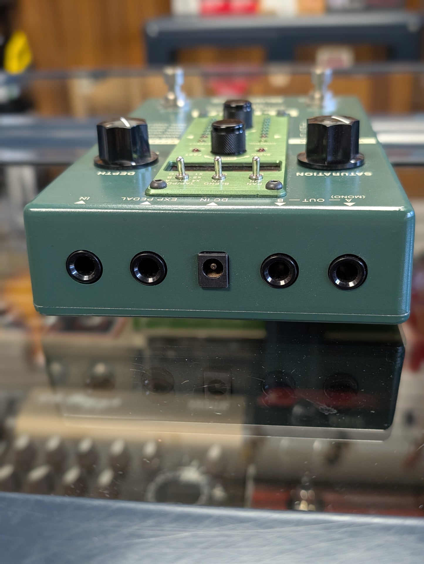 Guyatone GST-C04 Ultrem Optical Tremolo Pedal (Used)