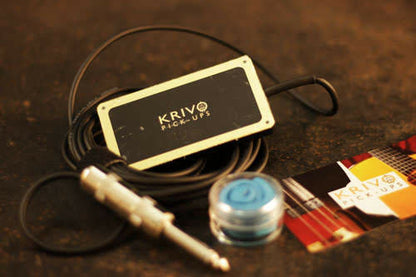 Krivo Micro-Manoúche Universal Humbucking - Black & Gold Finish