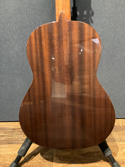 Alhambra K1C 3/4 Size Classical w/Case (Used)