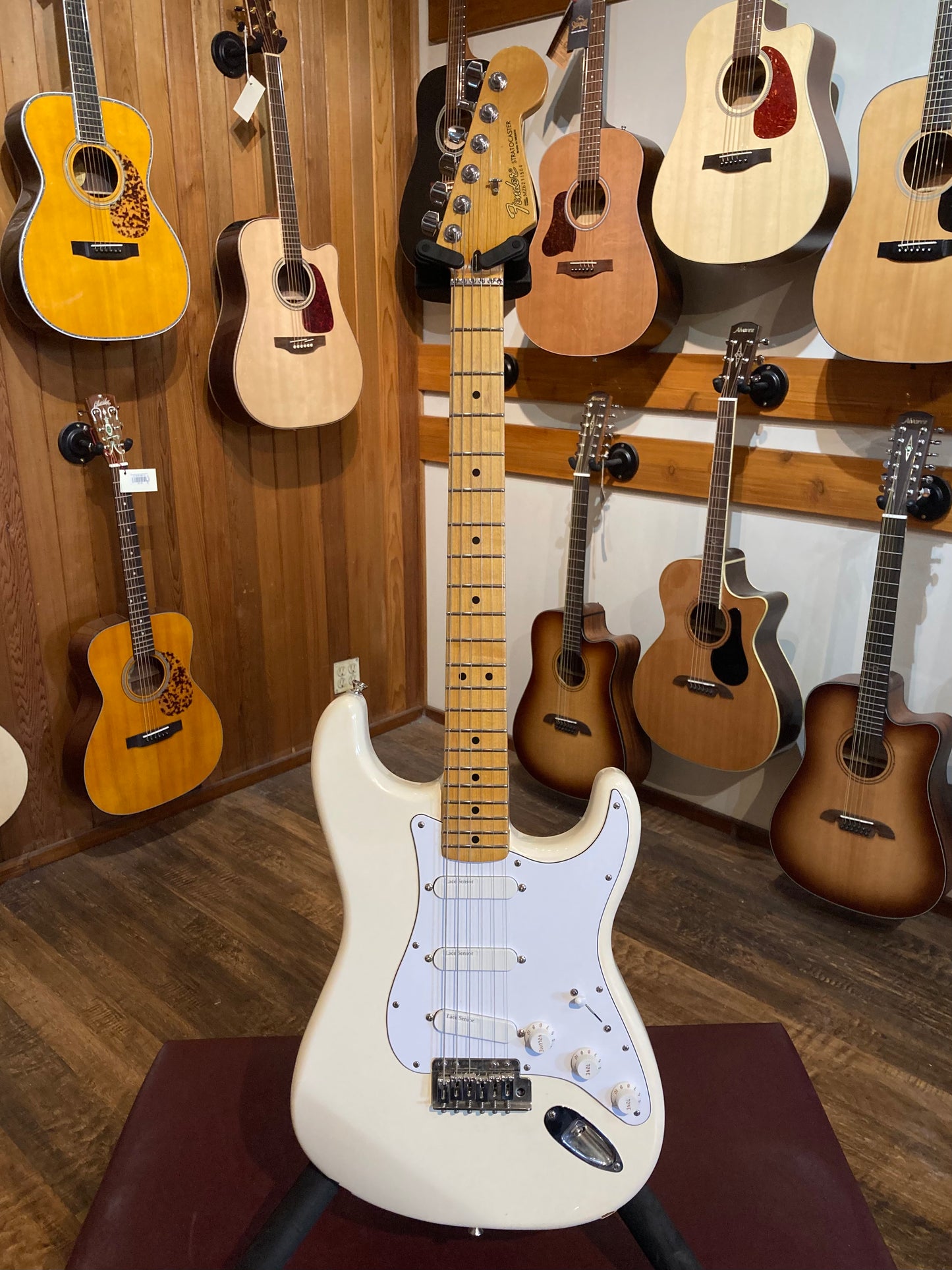 2006 mexican stratocaster on sale